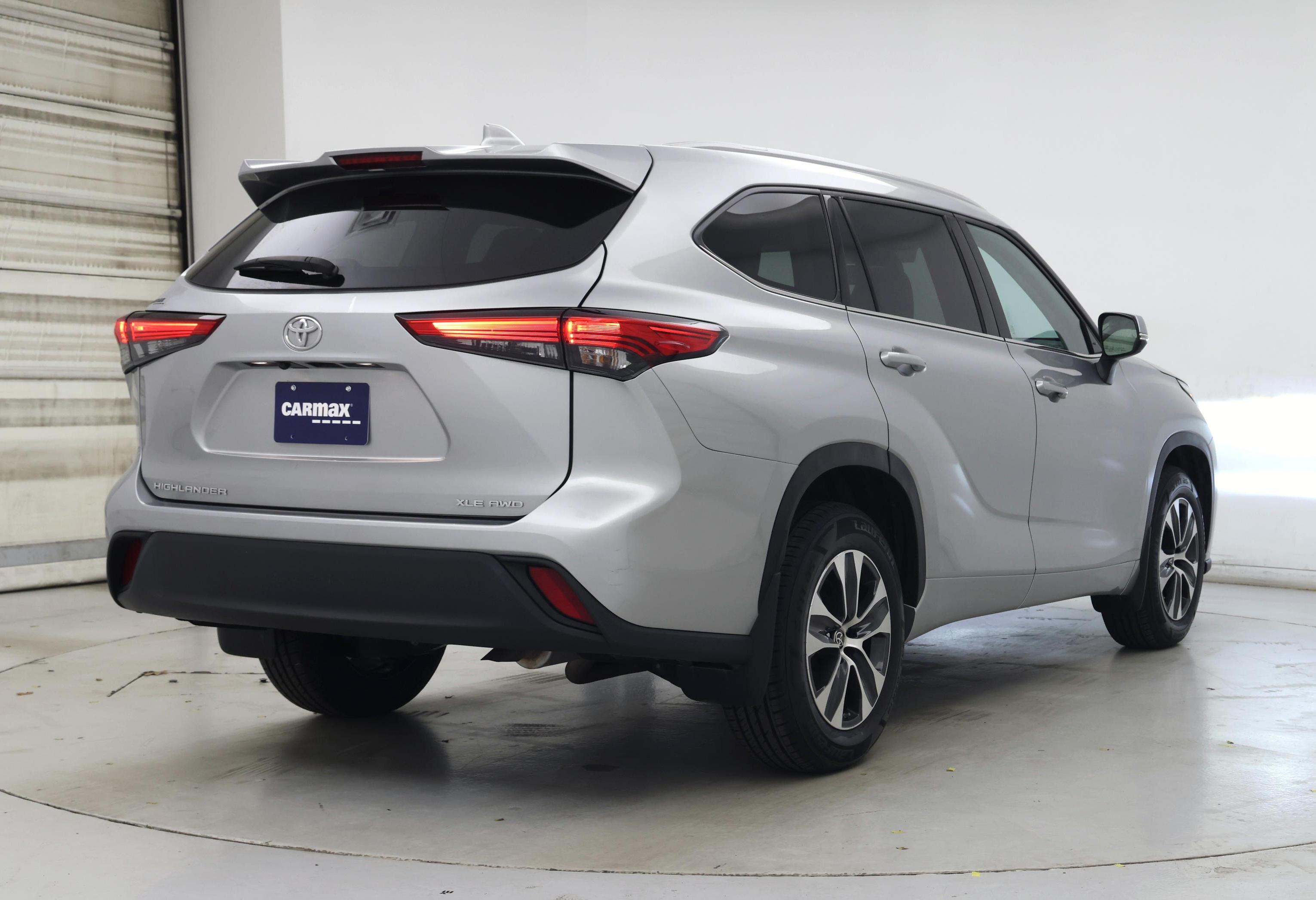 Thumbnail: 2022 Toyota Highlander - 8