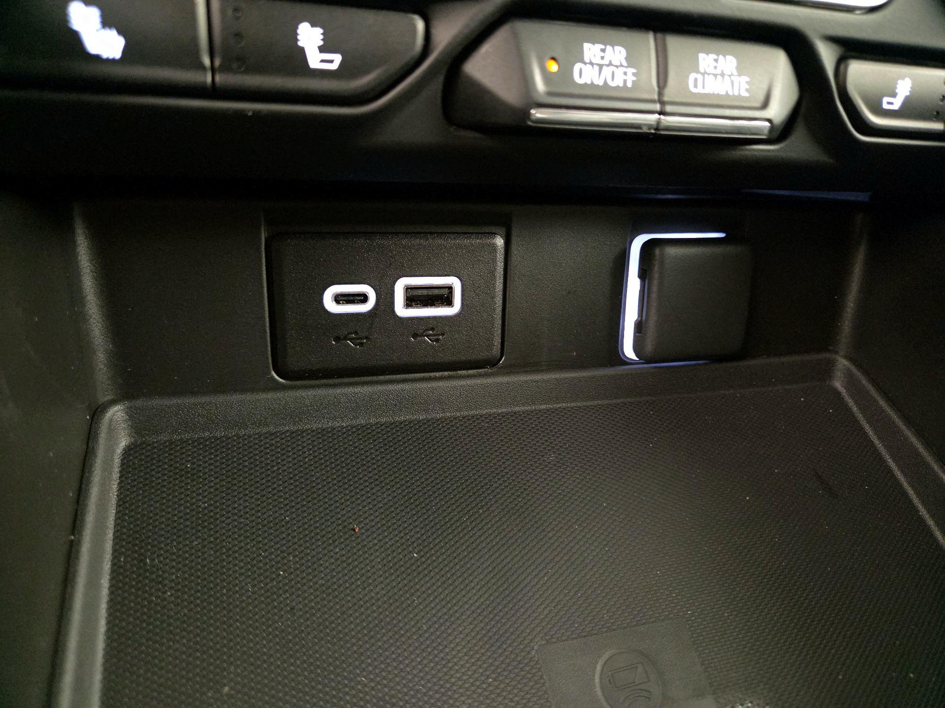 Thumbnail: 2024 Chevrolet Suburban - 18