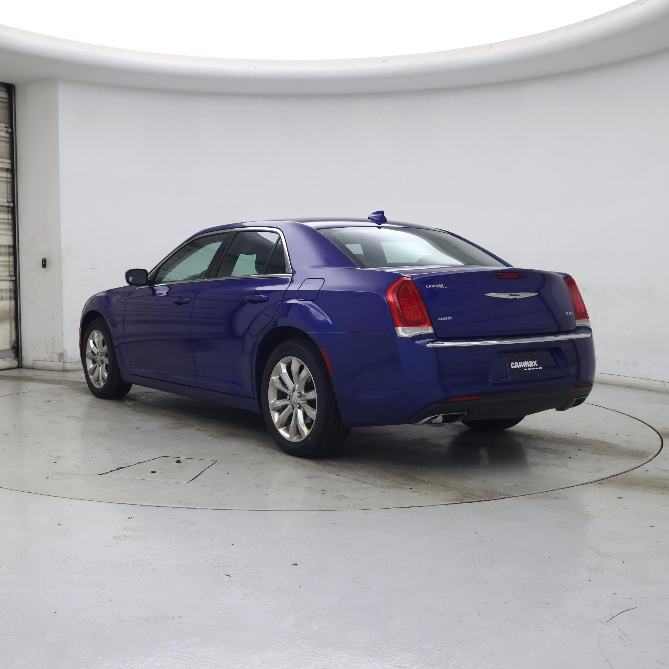 Thumbnail: 2018 Chrysler 300 - 2