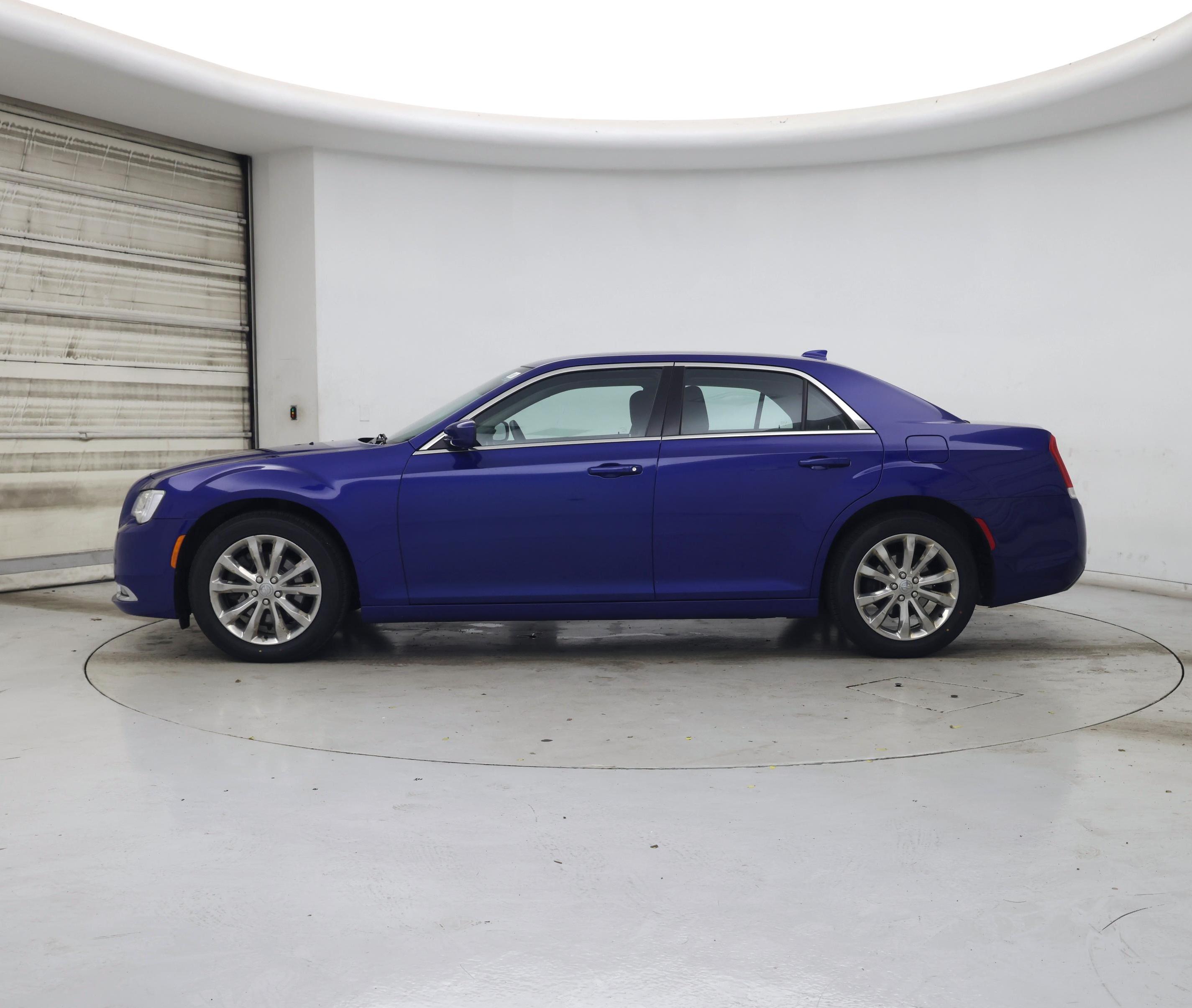 Thumbnail: 2018 Chrysler 300 - 3