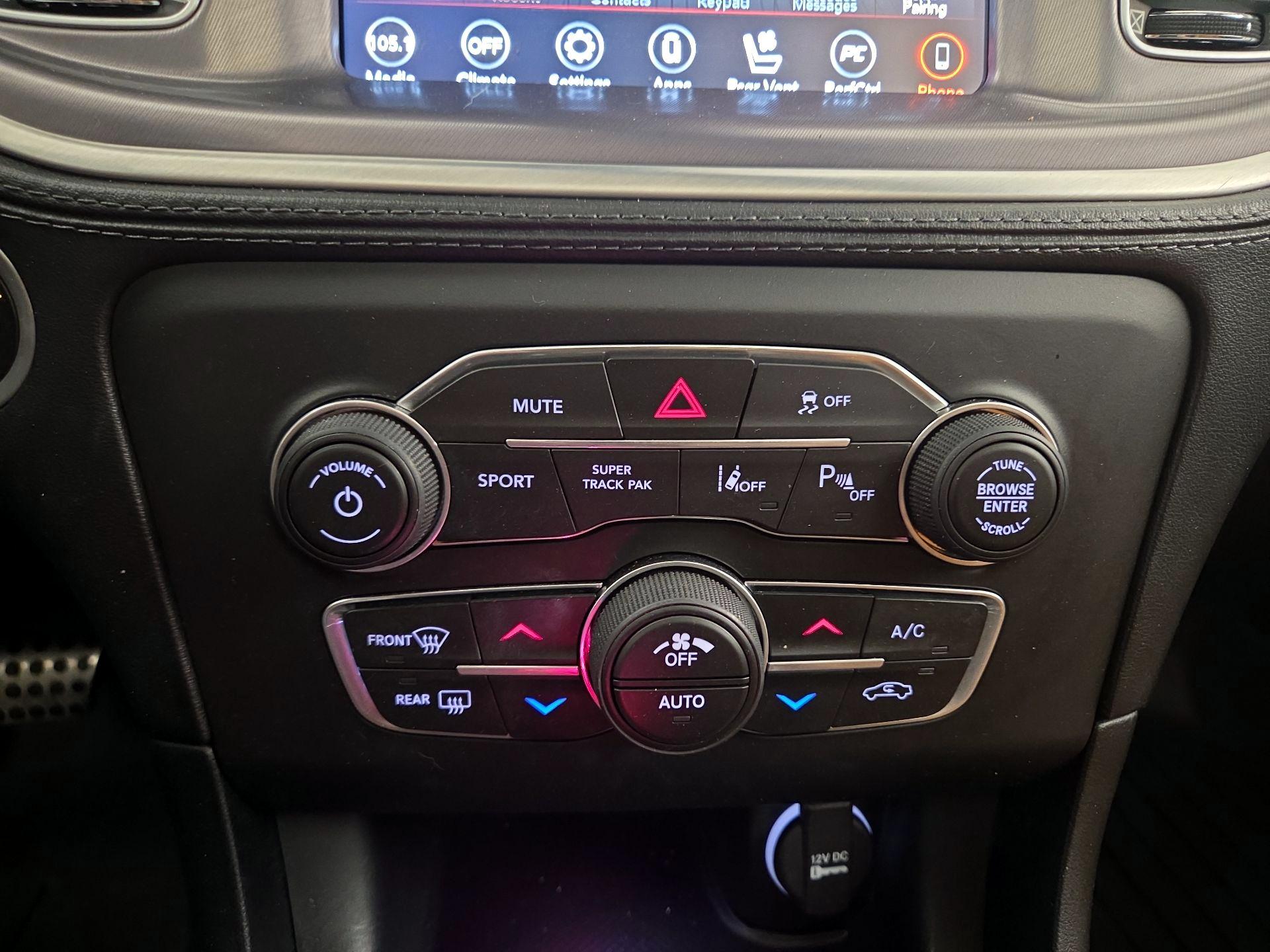Thumbnail: 2020 Dodge Charger - 16