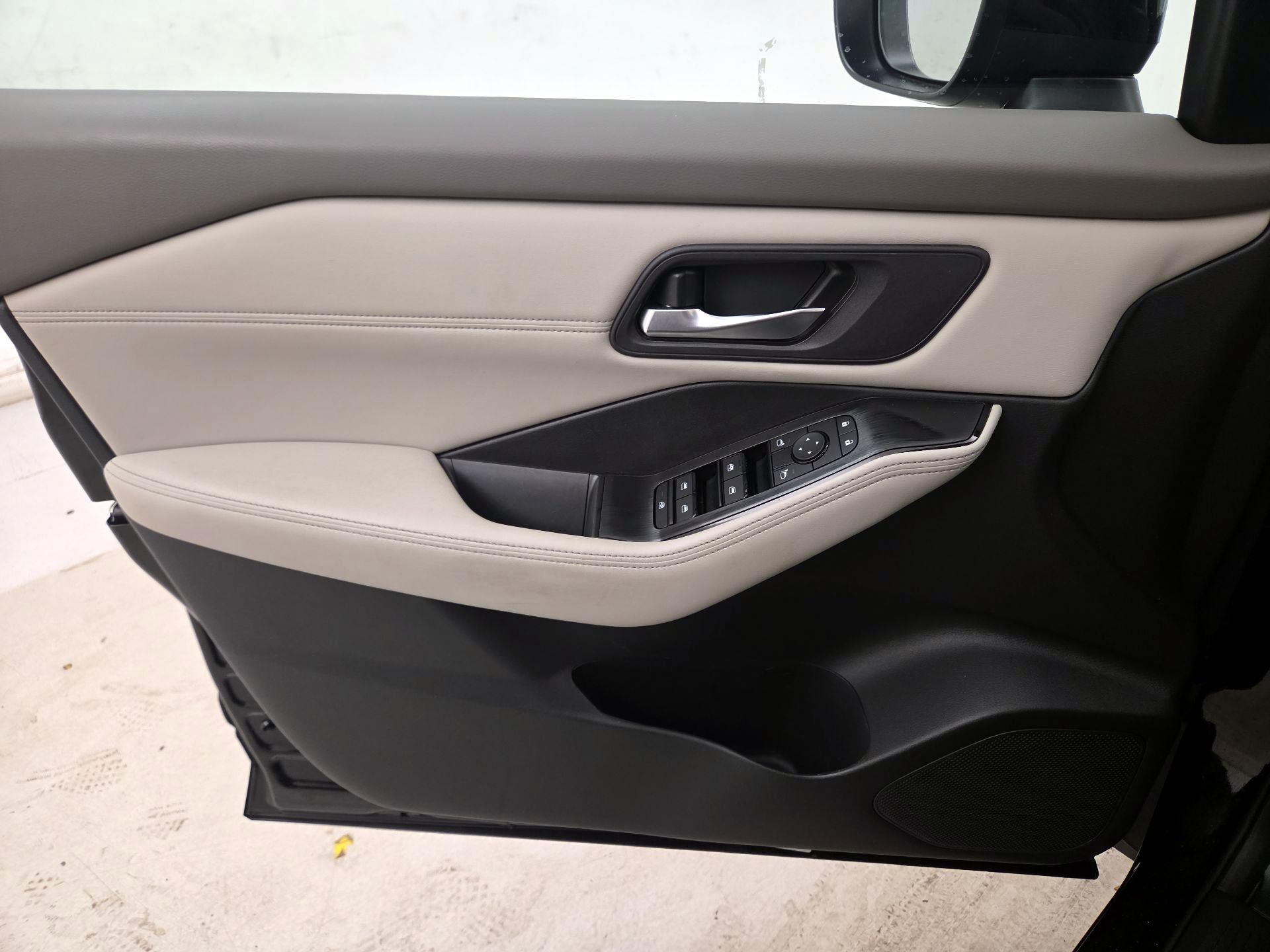 Thumbnail: 2023 Nissan Rogue - 12