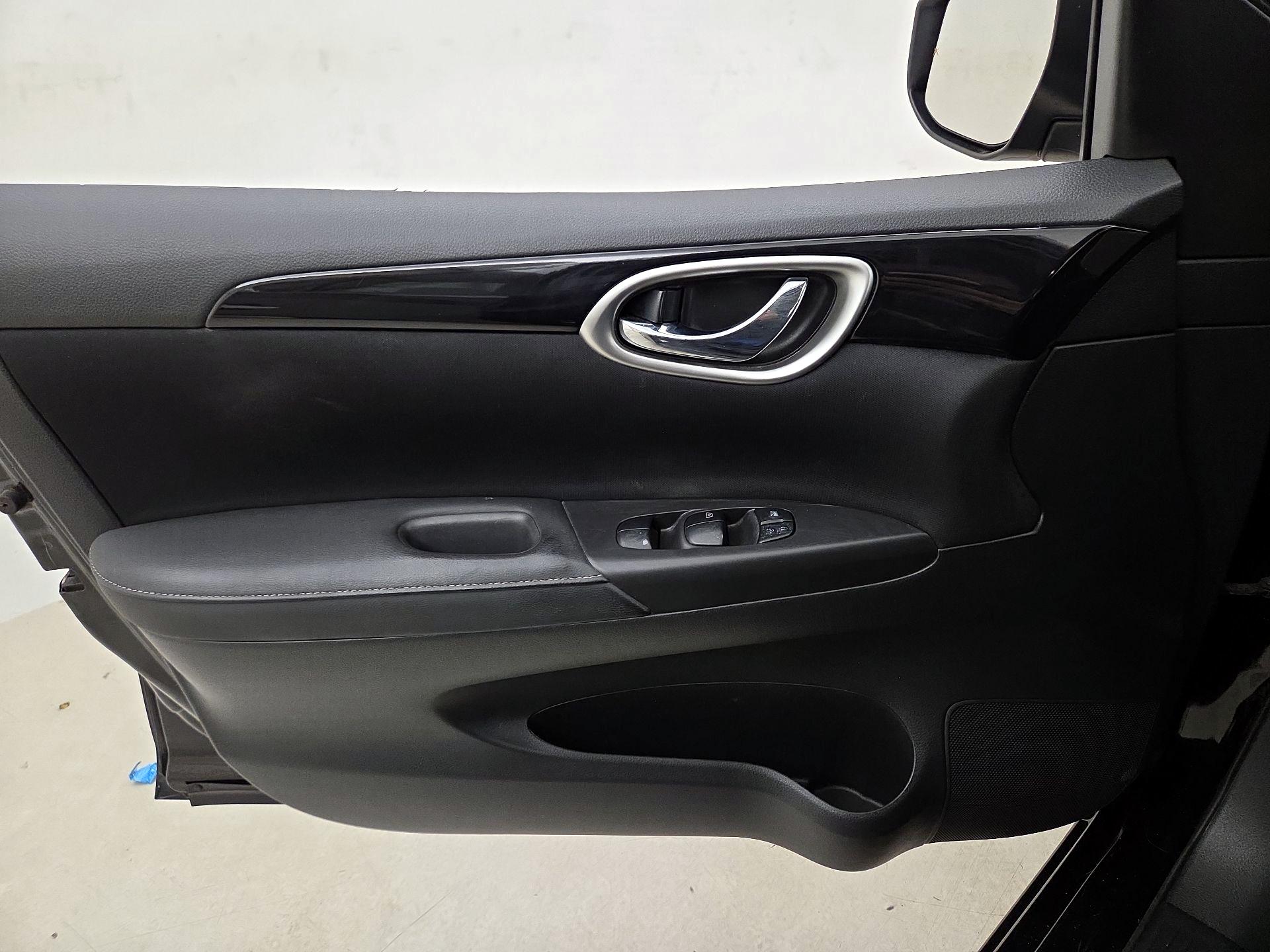 Thumbnail: 2019 Nissan Sentra - 12