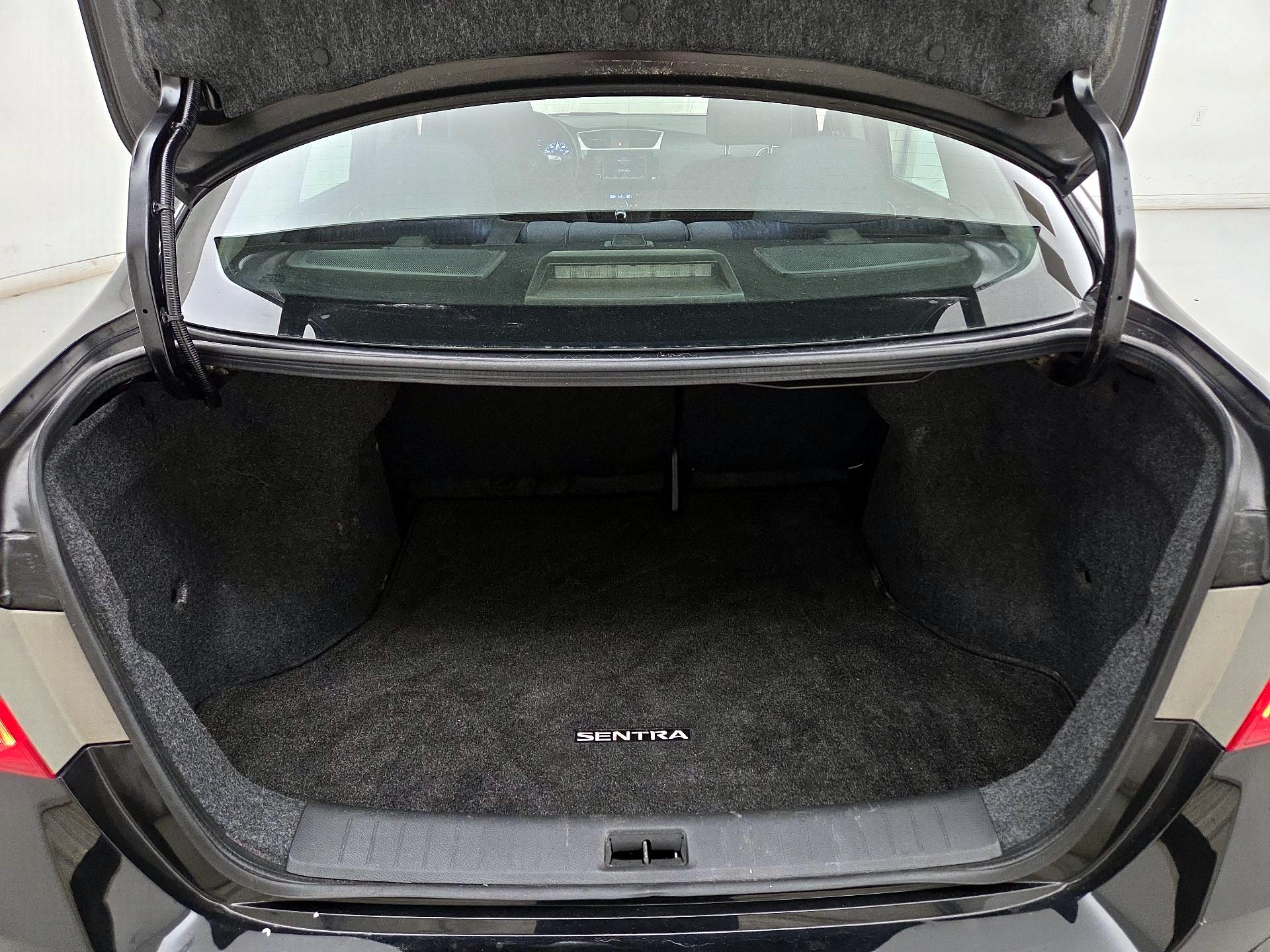 Thumbnail: 2019 Nissan Sentra - 19