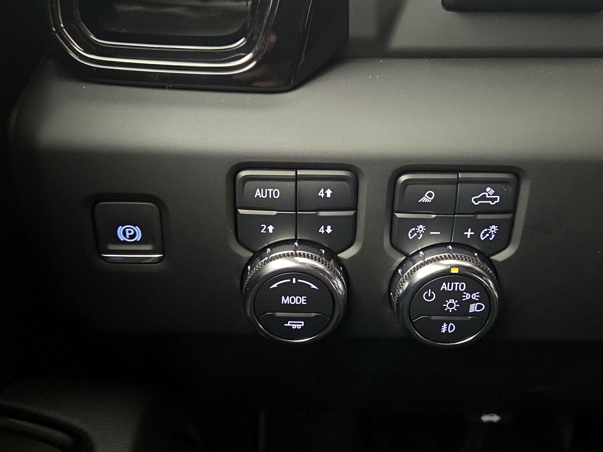 Thumbnail: 2024 GMC Sierra 2500 - 13