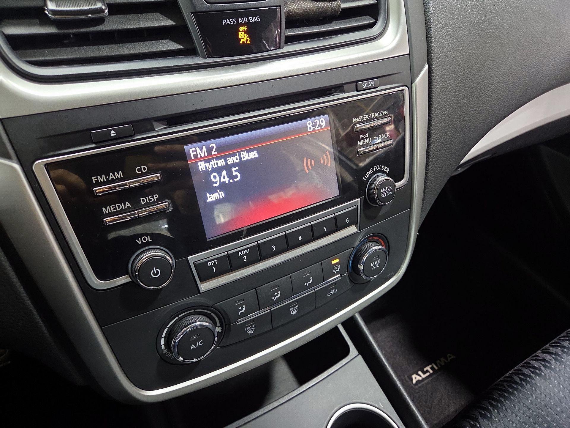 Thumbnail: 2018 Nissan Altima - 15