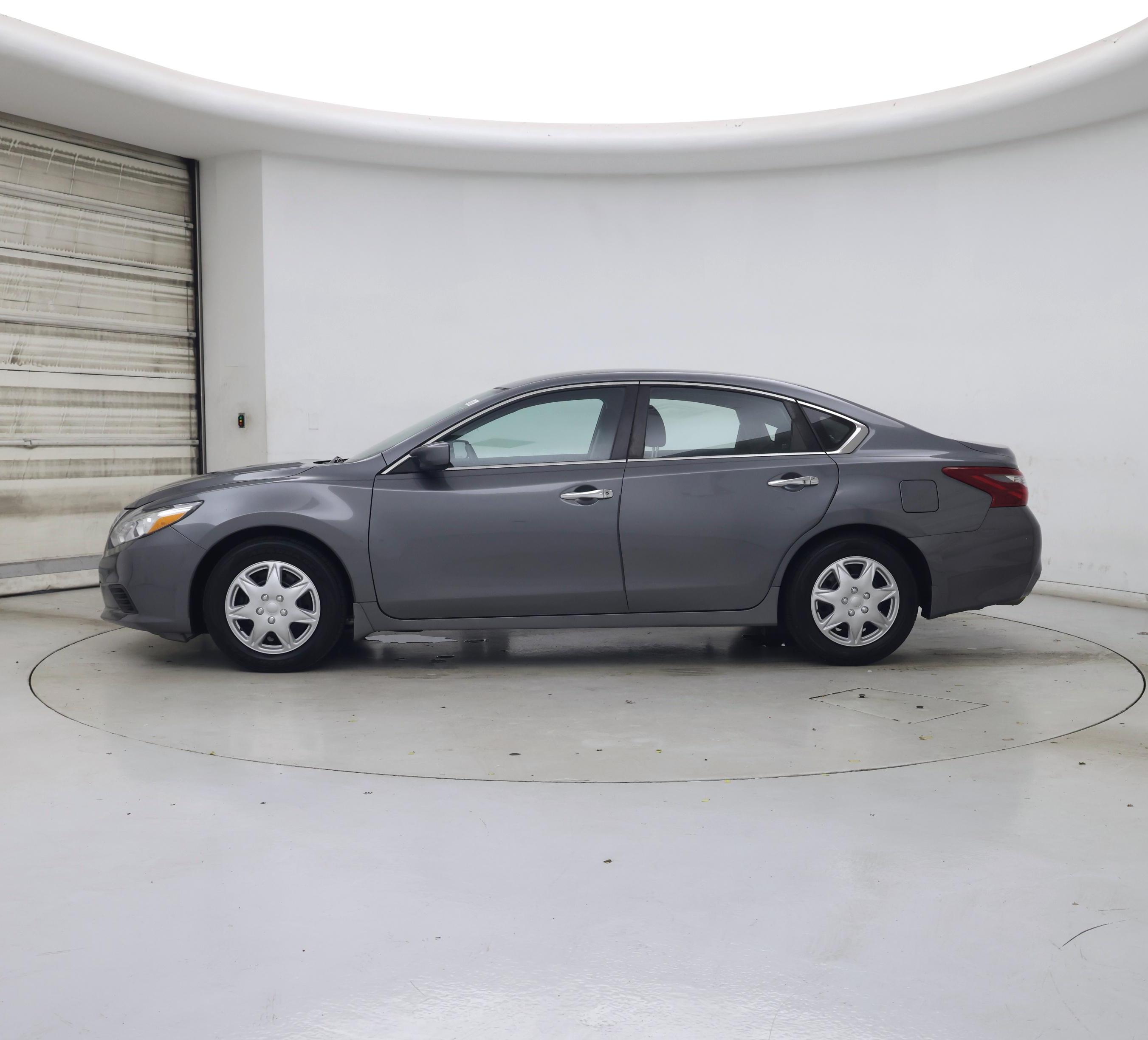 Thumbnail: 2018 Nissan Altima - 3
