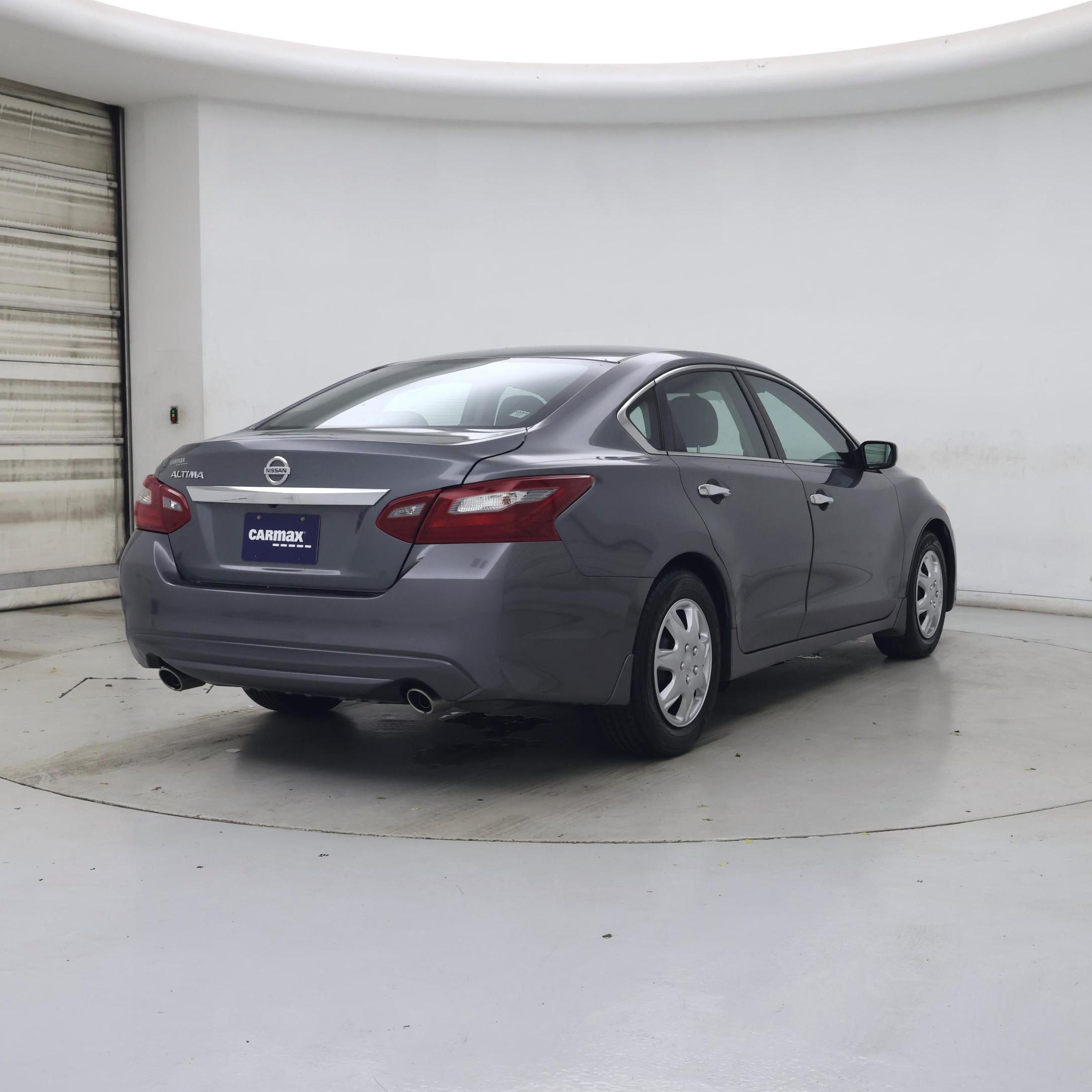 Thumbnail: 2018 Nissan Altima - 8