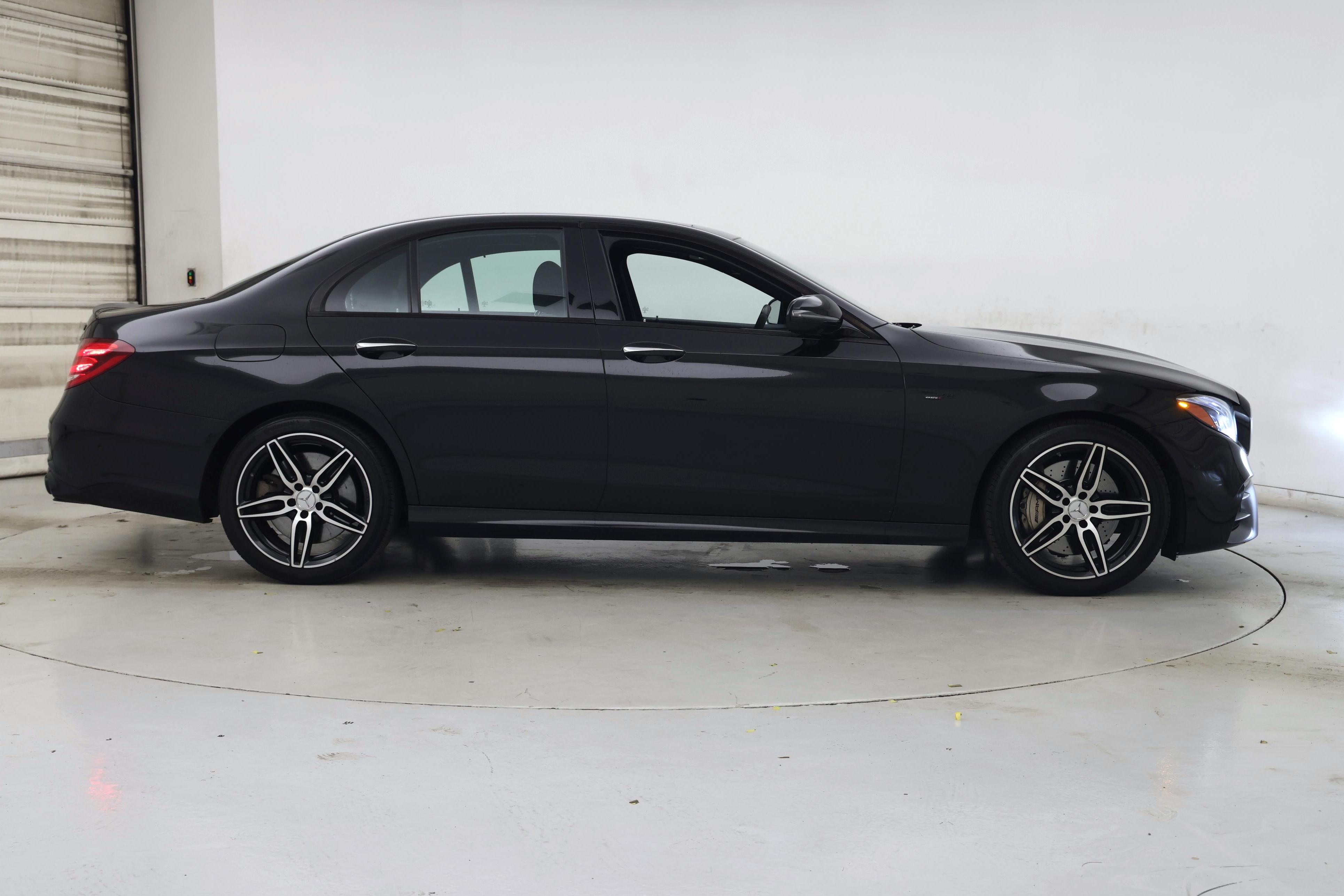 Thumbnail: 2020 Mercedes-Benz E-Class - 7