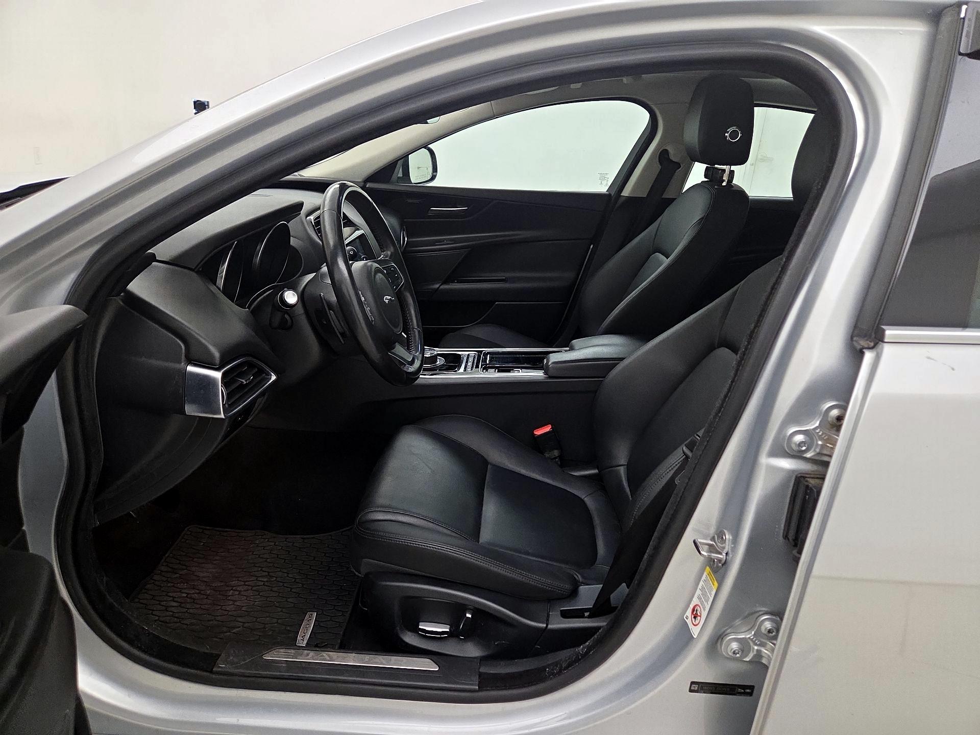 Thumbnail: 2019 Jaguar XE - 11