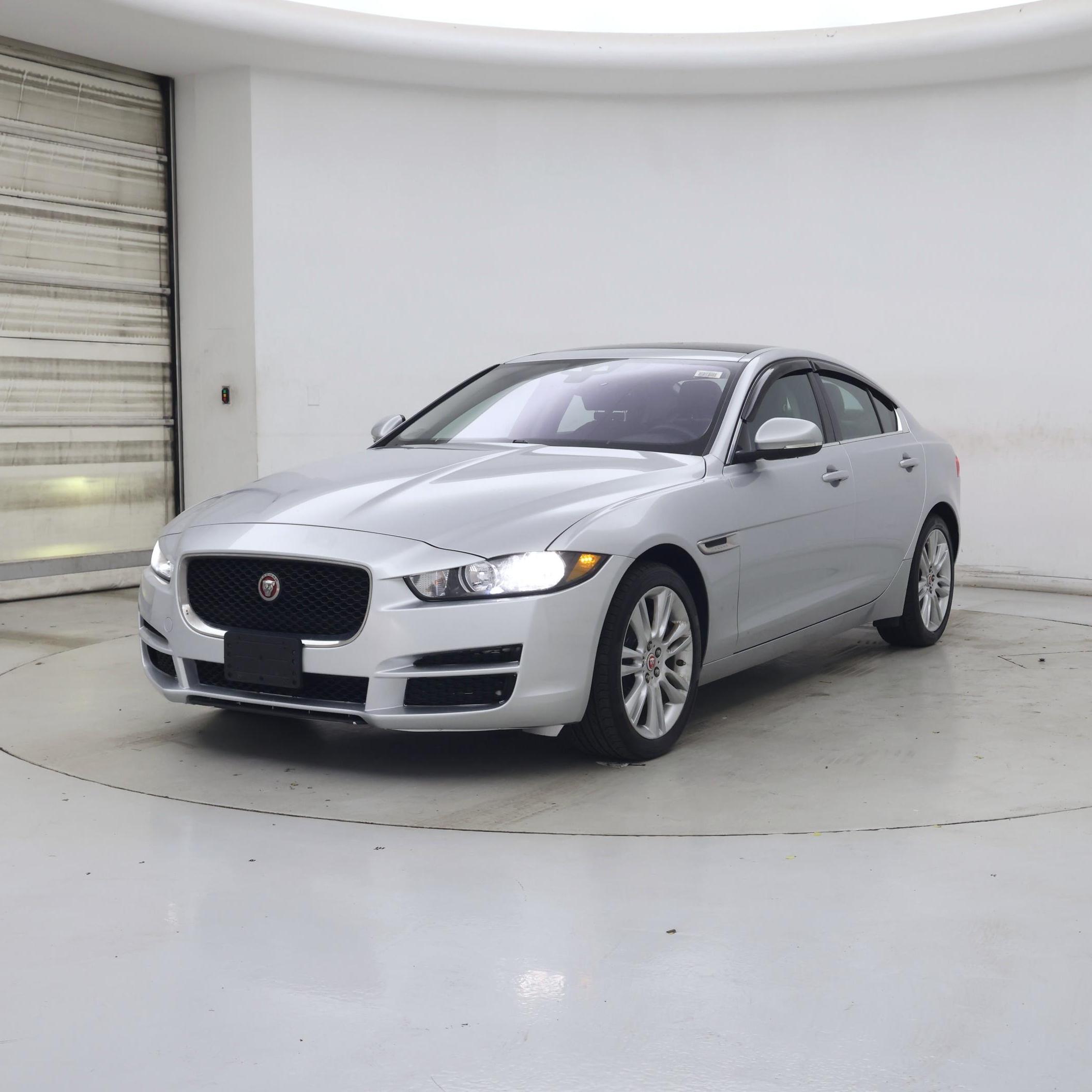 Thumbnail: 2019 Jaguar XE - 4