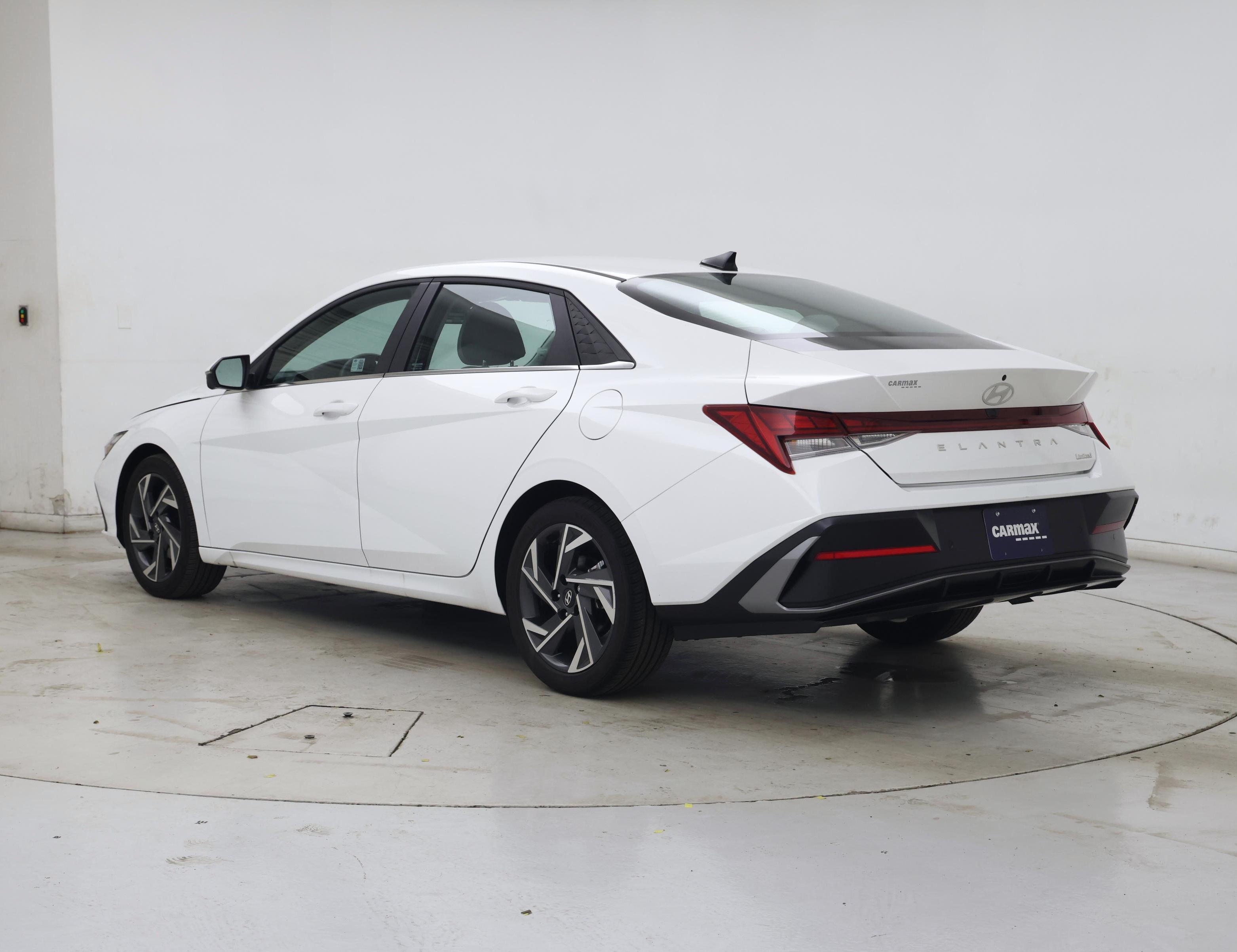 Thumbnail: 2024 Hyundai Elantra - 2