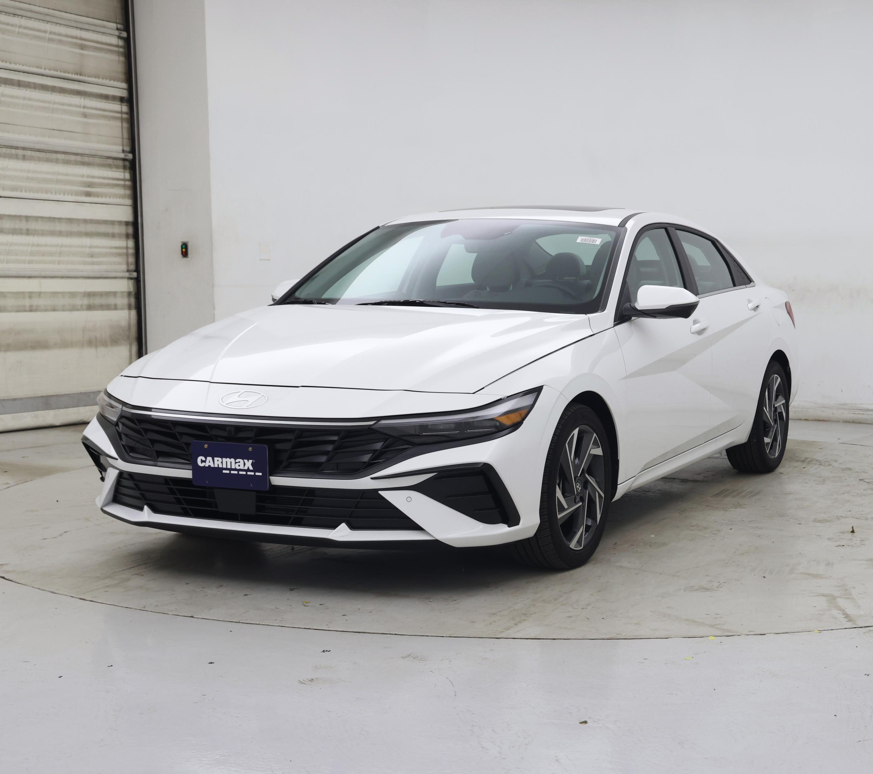 Thumbnail: 2024 Hyundai Elantra - 4
