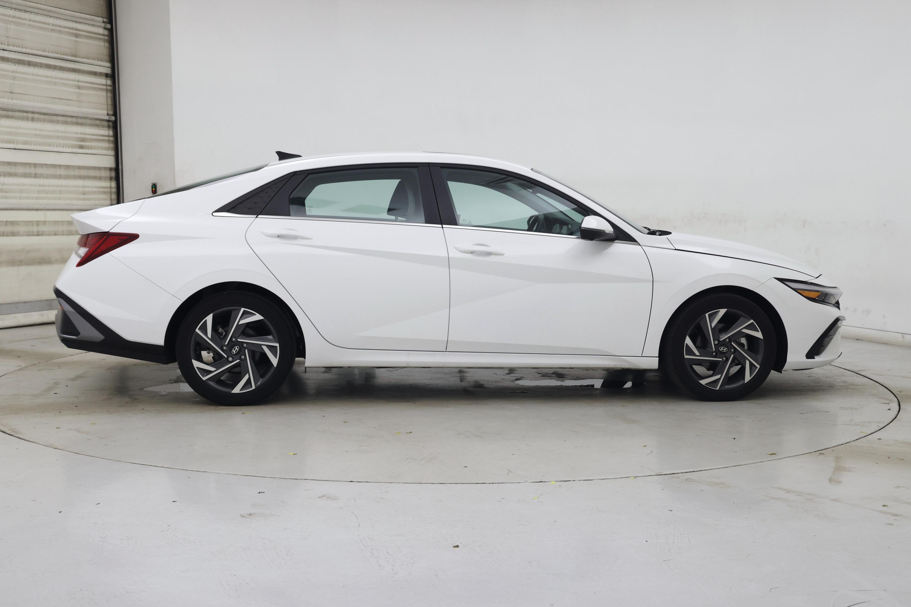 Thumbnail: 2024 Hyundai Elantra - 7