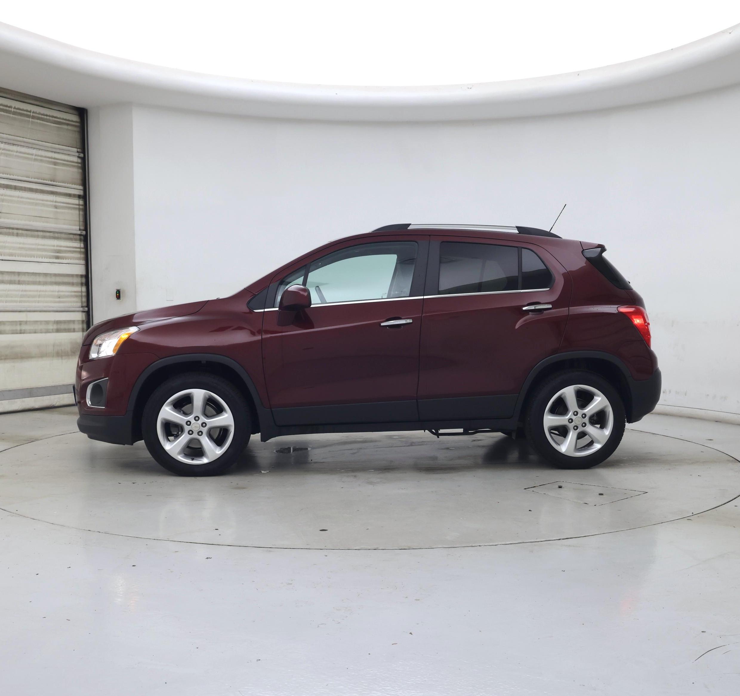 Thumbnail: 2016 Chevrolet Trax - 3