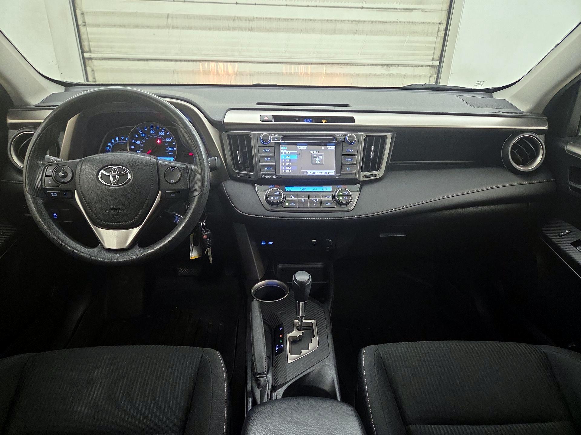 Thumbnail: 2015 Toyota RAV4 - 9