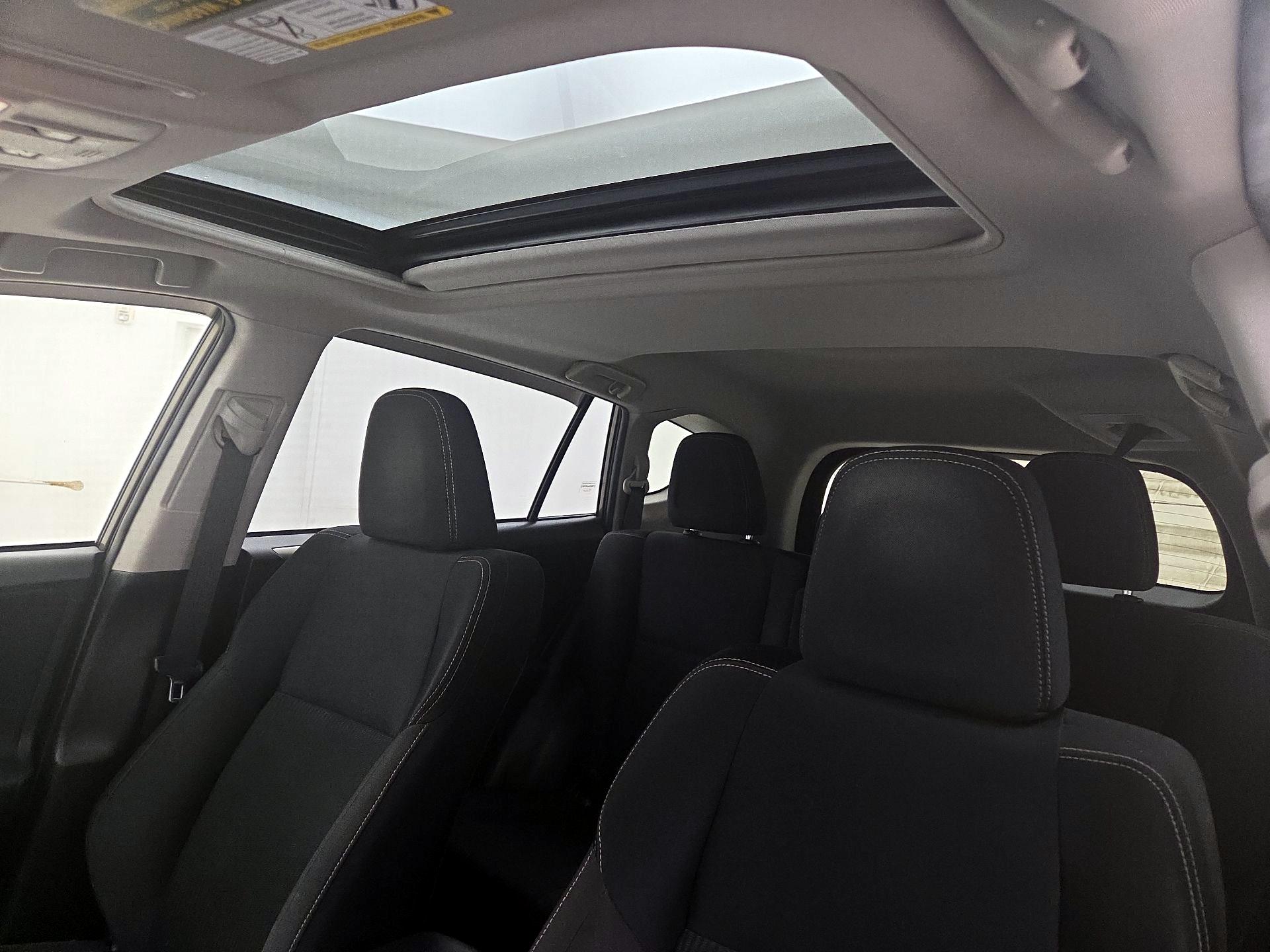Thumbnail: 2015 Toyota RAV4 - 19
