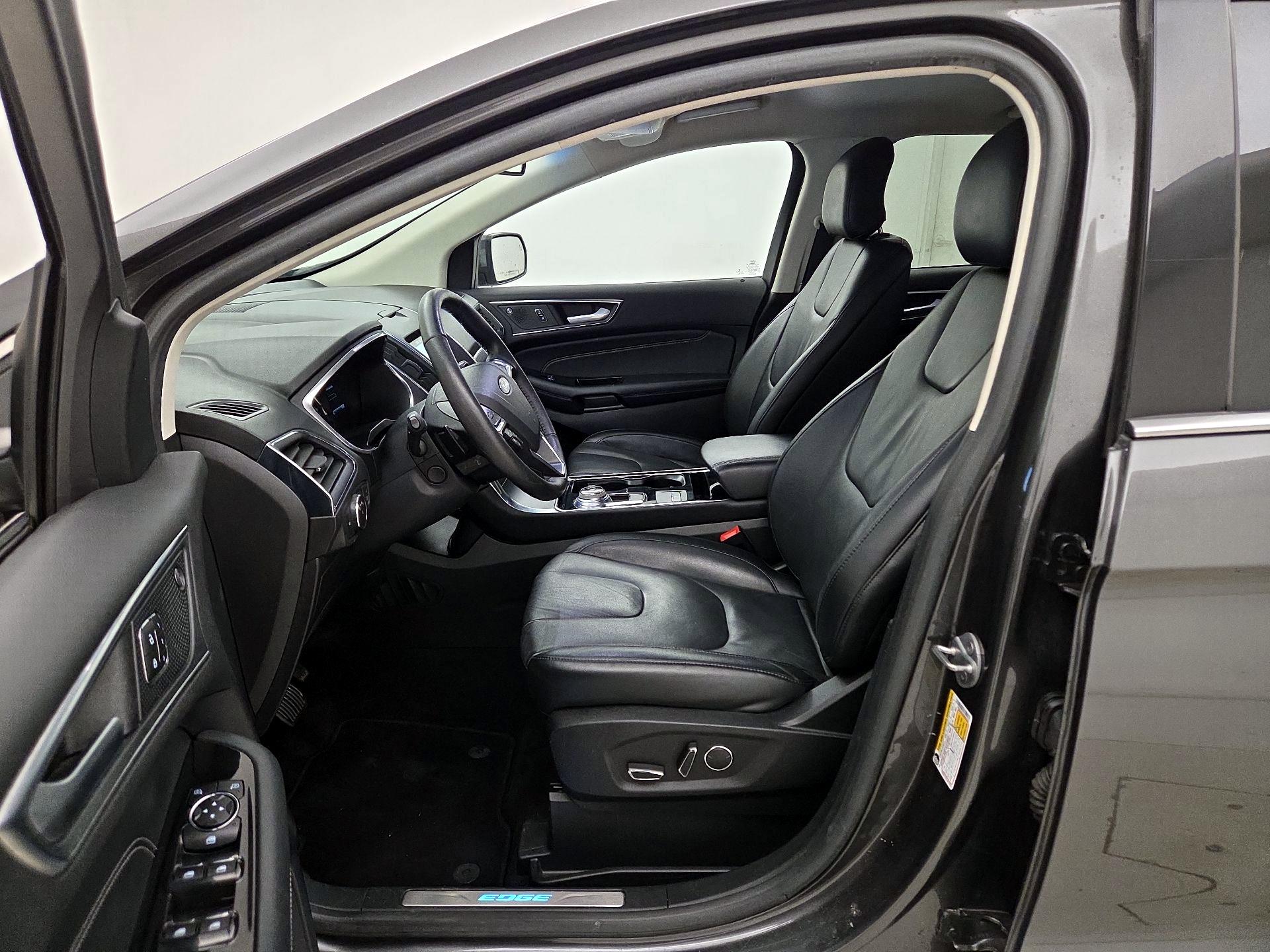 Thumbnail: 2019 Ford Edge - 11