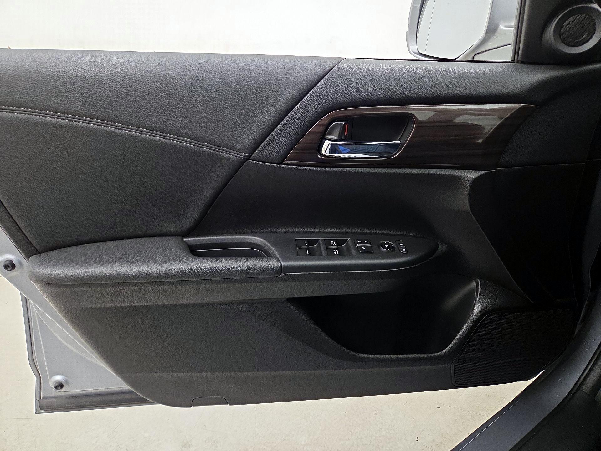 Thumbnail: 2016 Honda Accord - 12