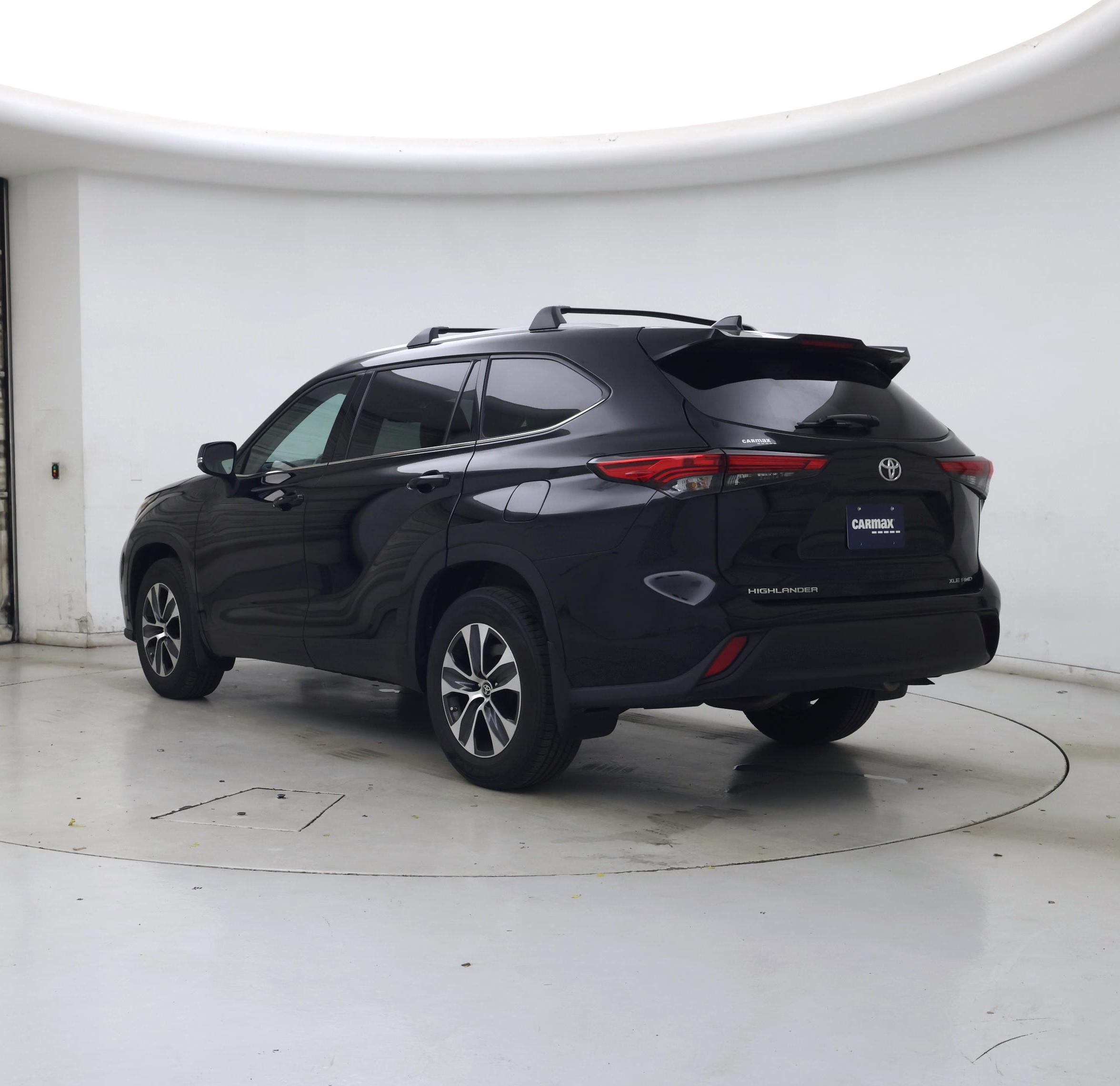 Thumbnail: 2022 Toyota Highlander - 2