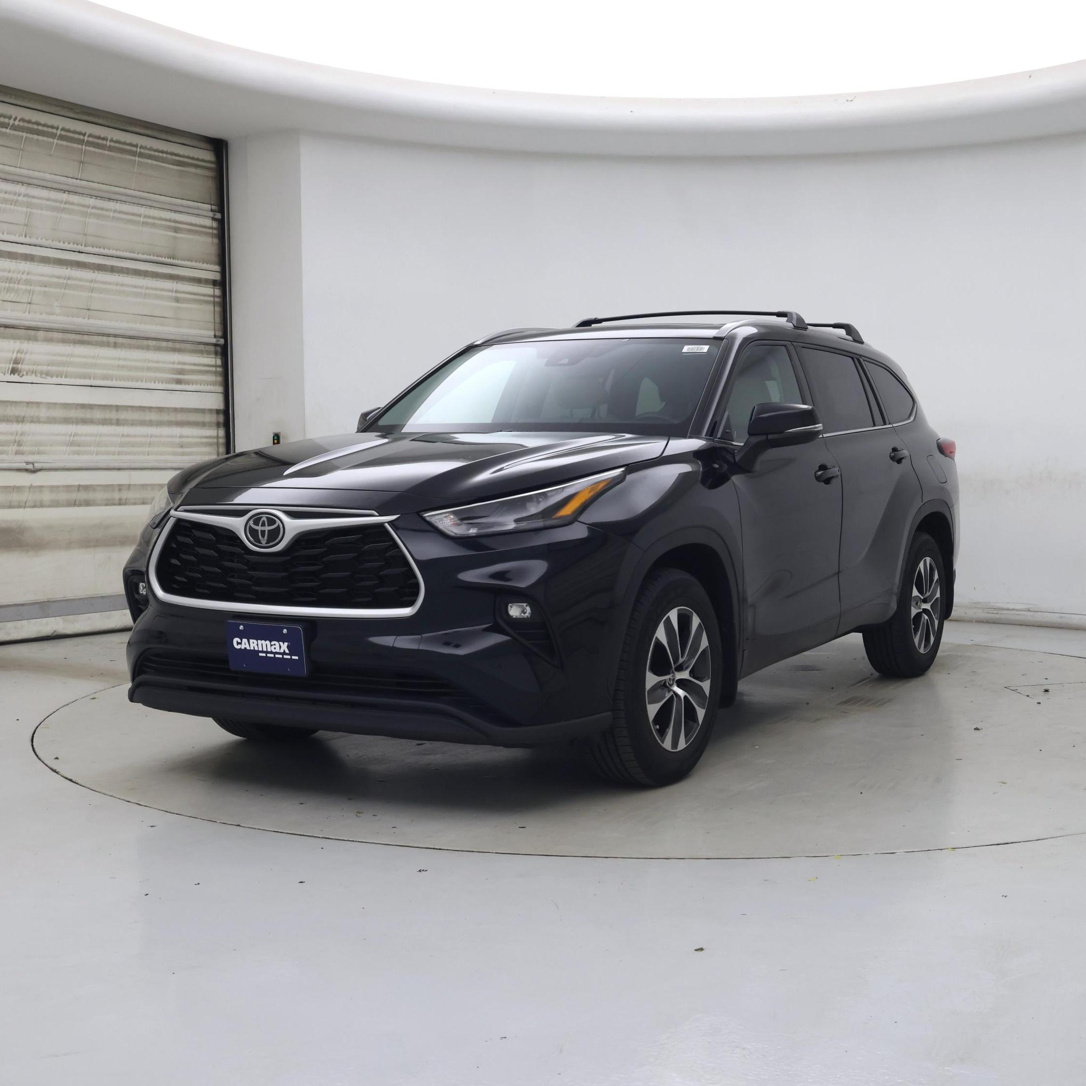 Thumbnail: 2022 Toyota Highlander - 4