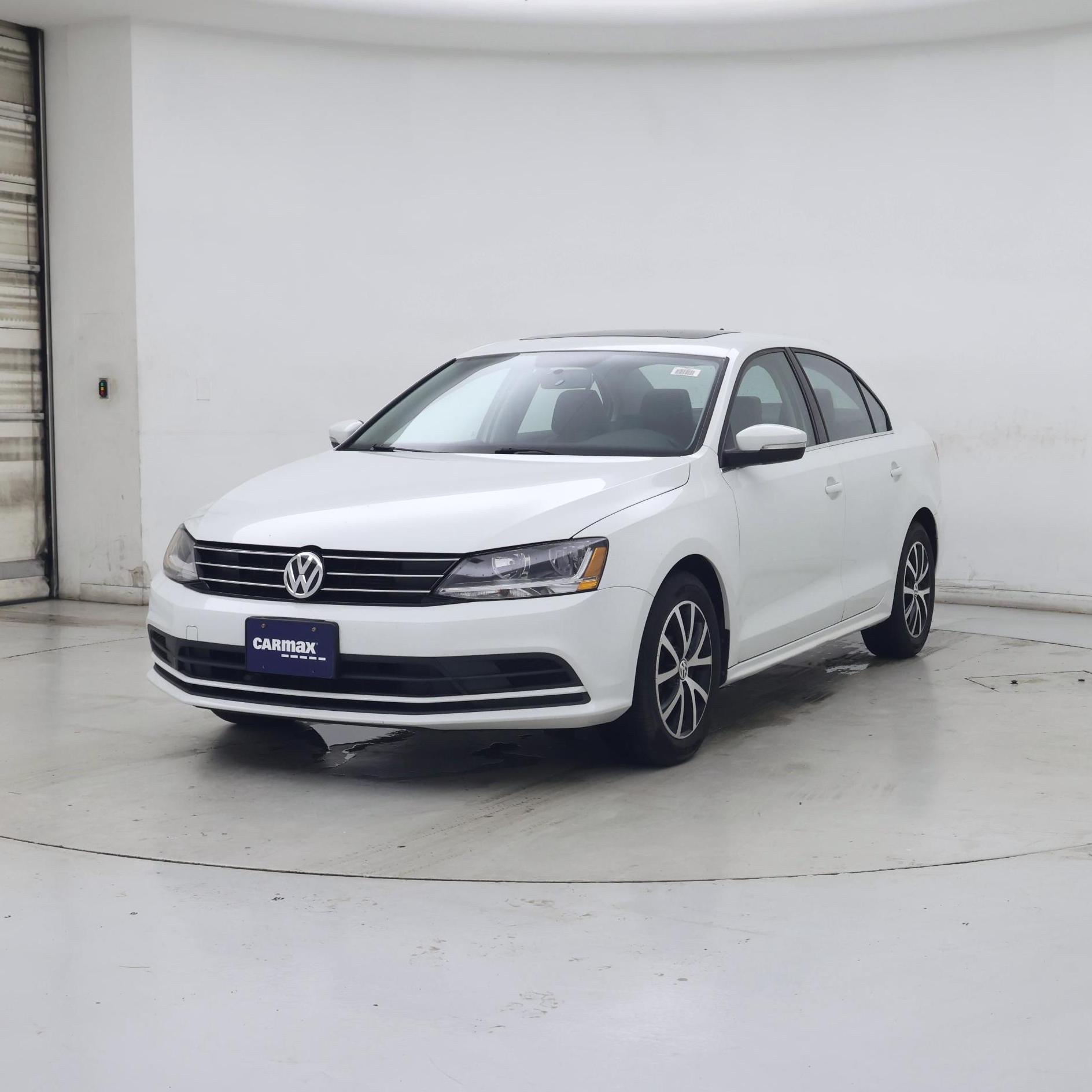 Thumbnail: 2017 Volkswagen Jetta - 4