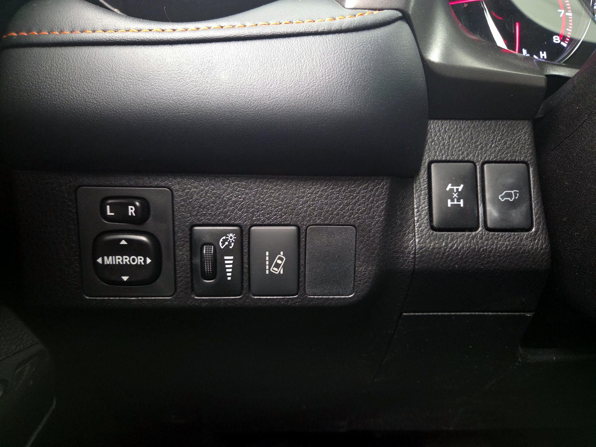 Thumbnail: 2018 Toyota RAV4 - 13
