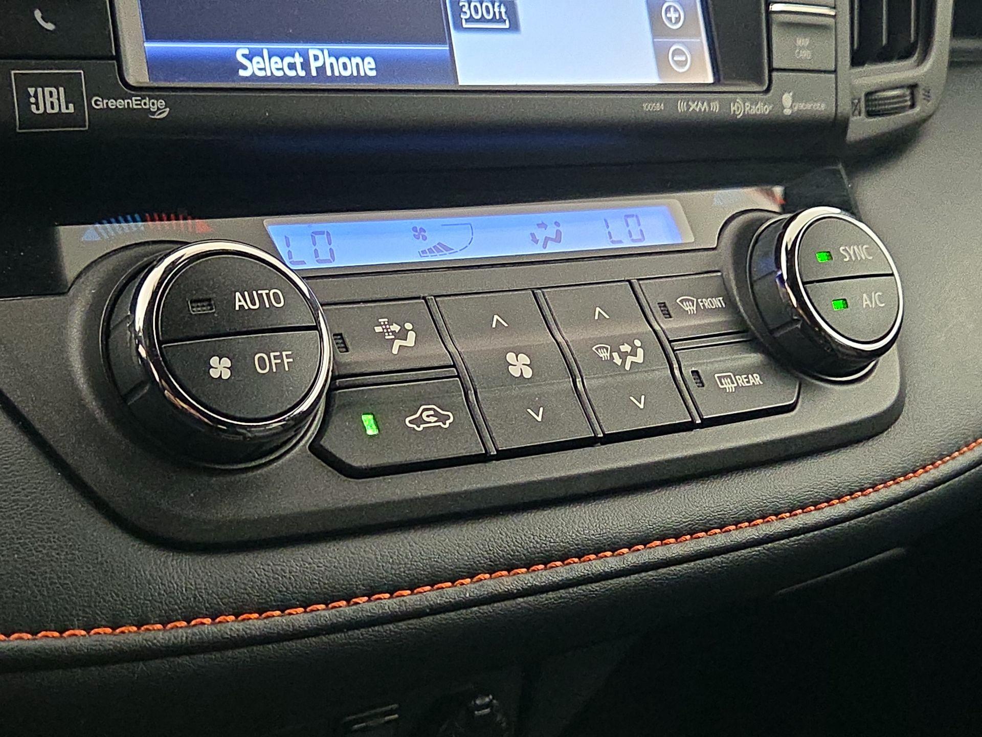 Thumbnail: 2018 Toyota RAV4 - 17