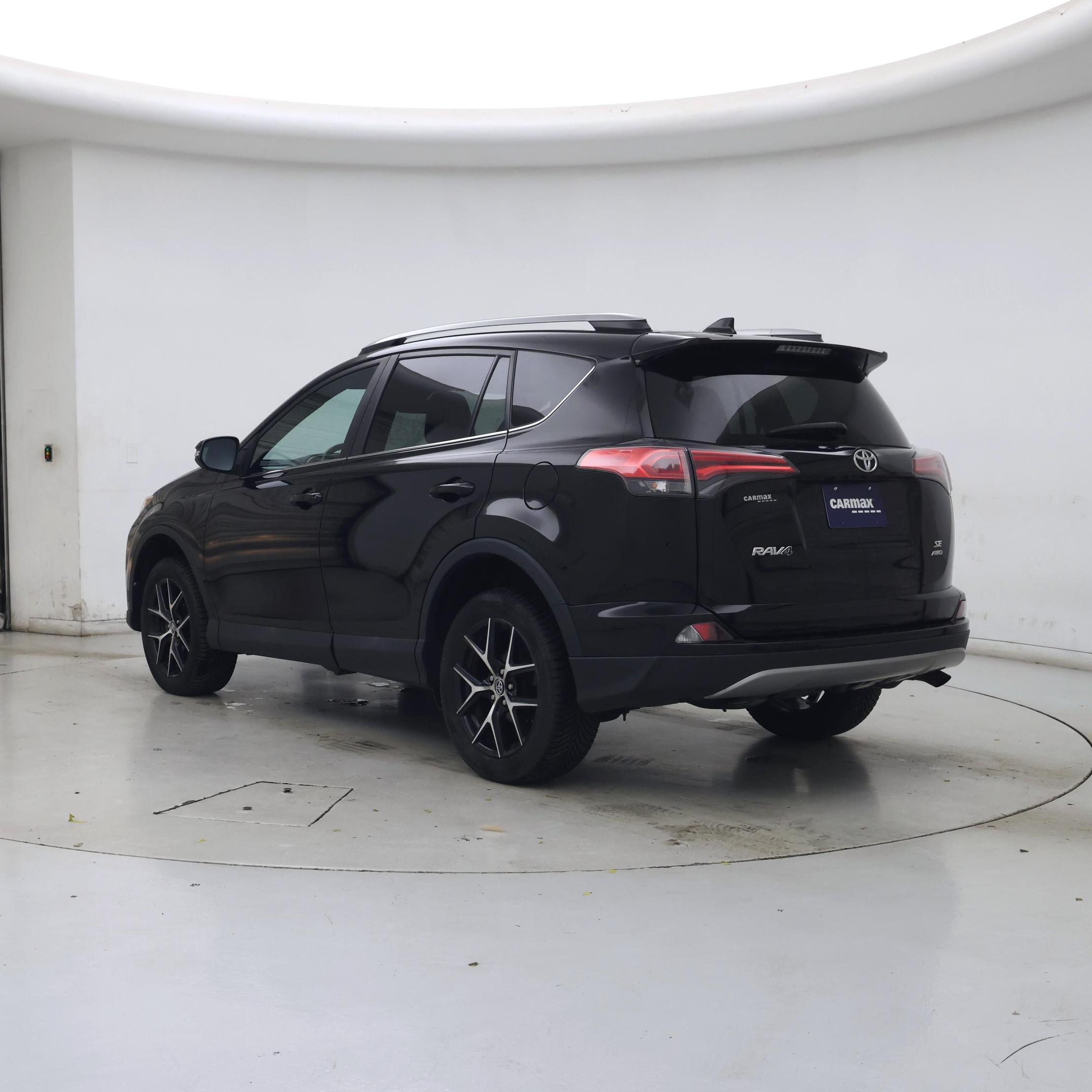 Thumbnail: 2018 Toyota RAV4 - 2