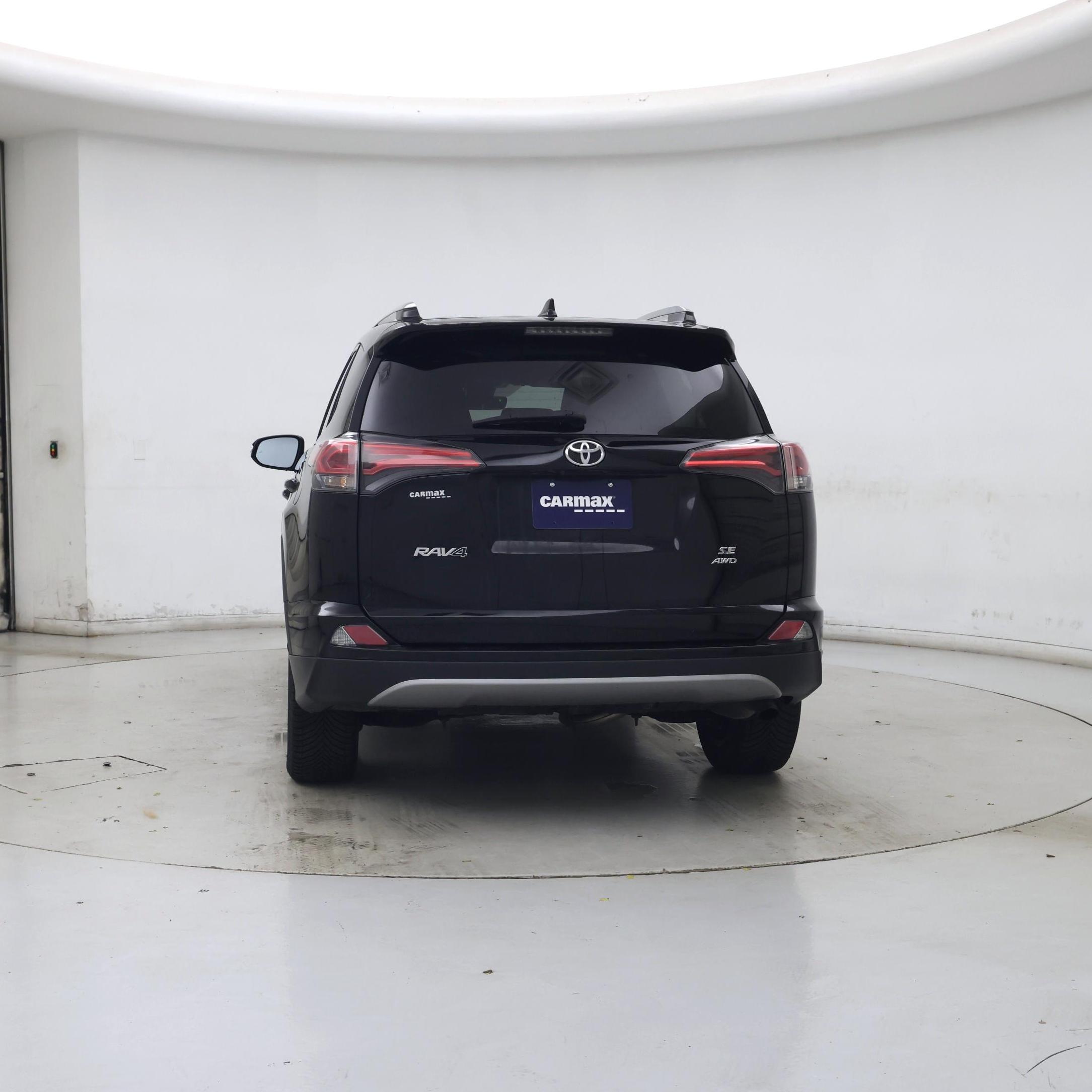 Thumbnail: 2018 Toyota RAV4 - 6