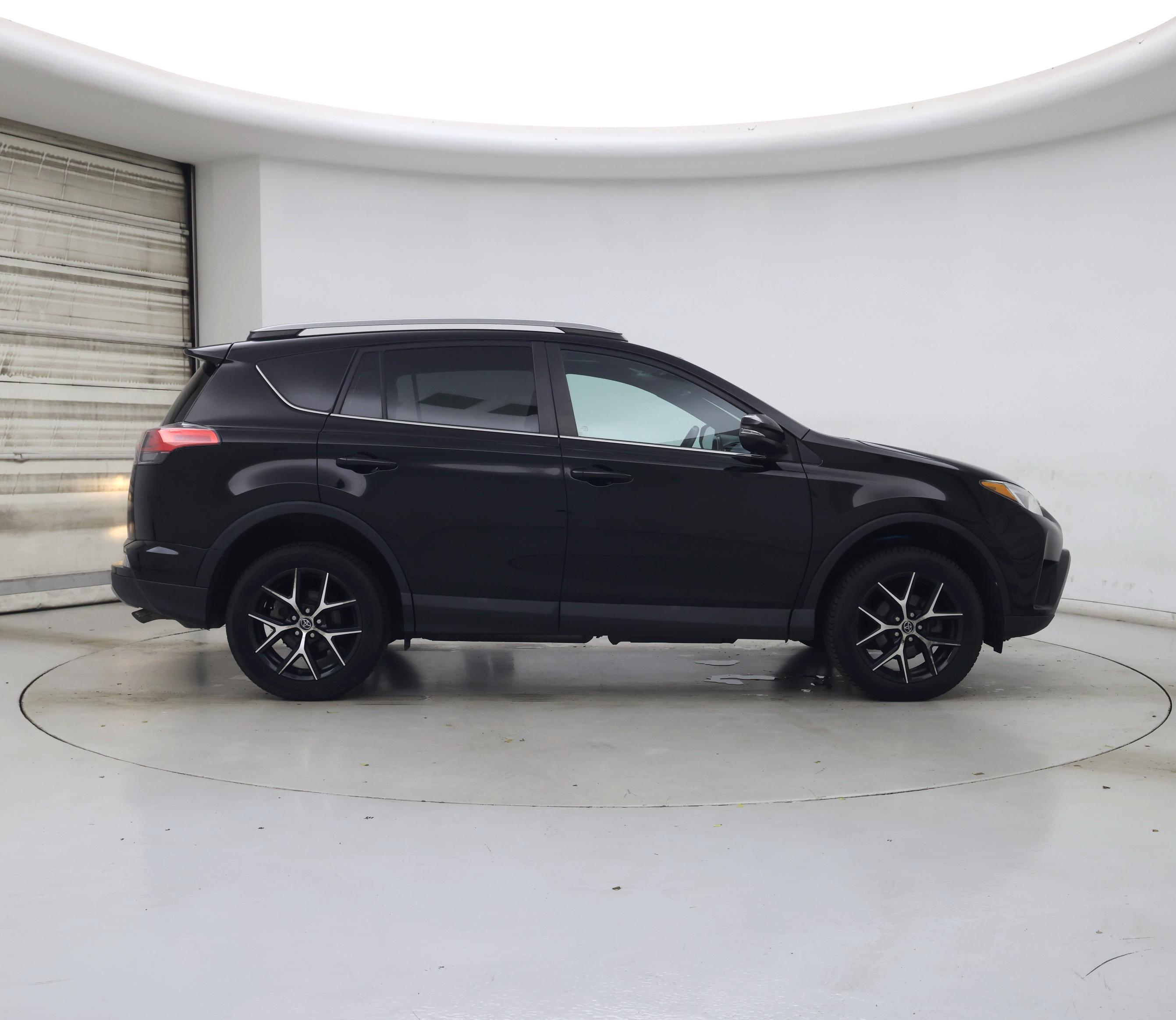 Thumbnail: 2018 Toyota RAV4 - 7