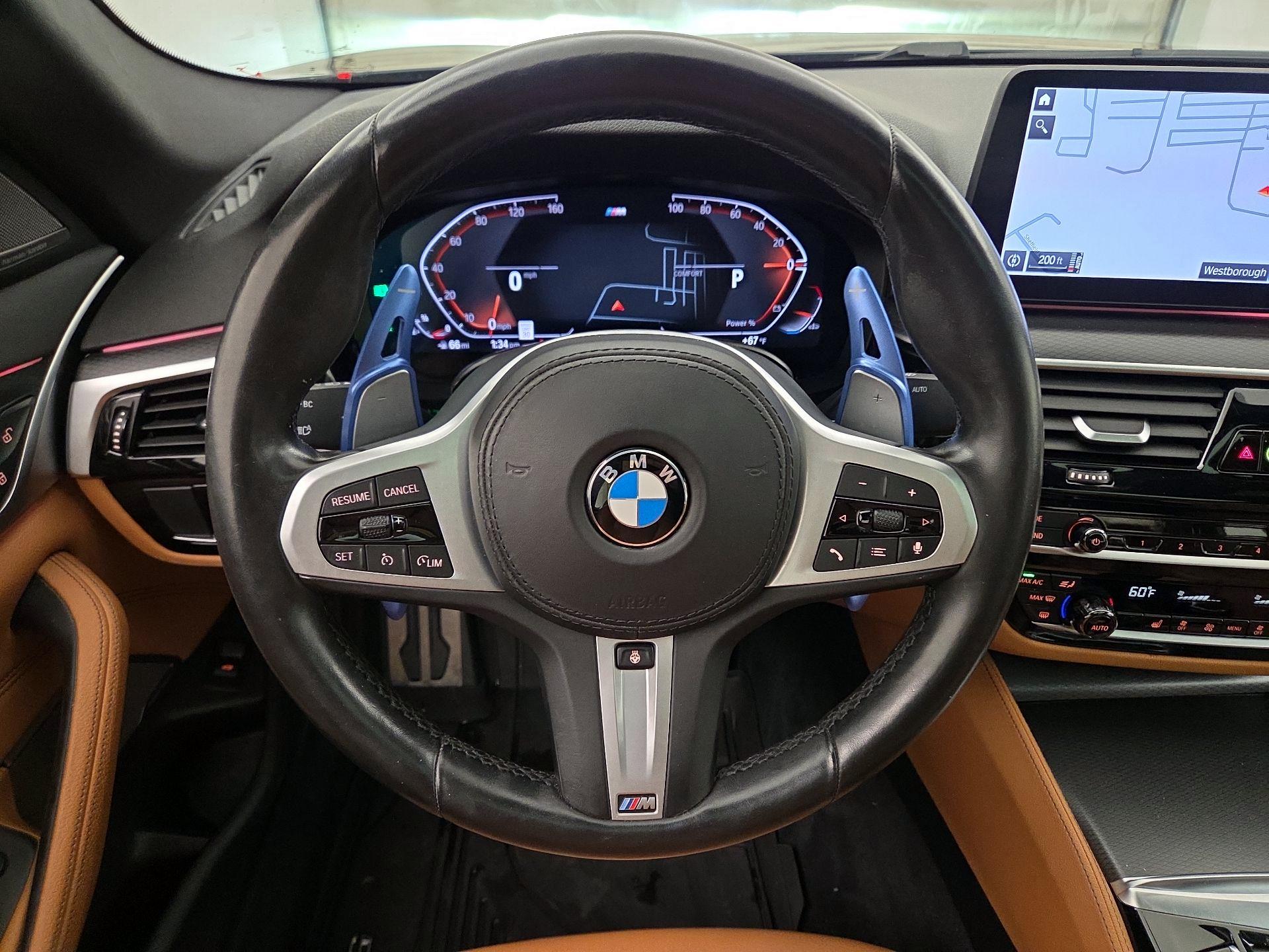 Thumbnail: 2021 BMW 5 Series - 10