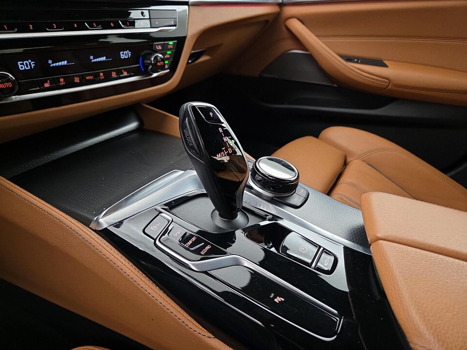 Thumbnail: 2021 BMW 5 Series - 18