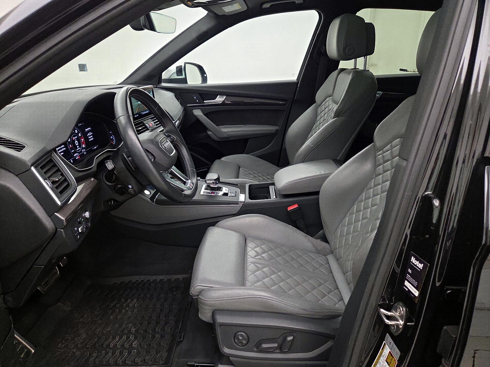 Thumbnail: 2019 Audi SQ5 - 11