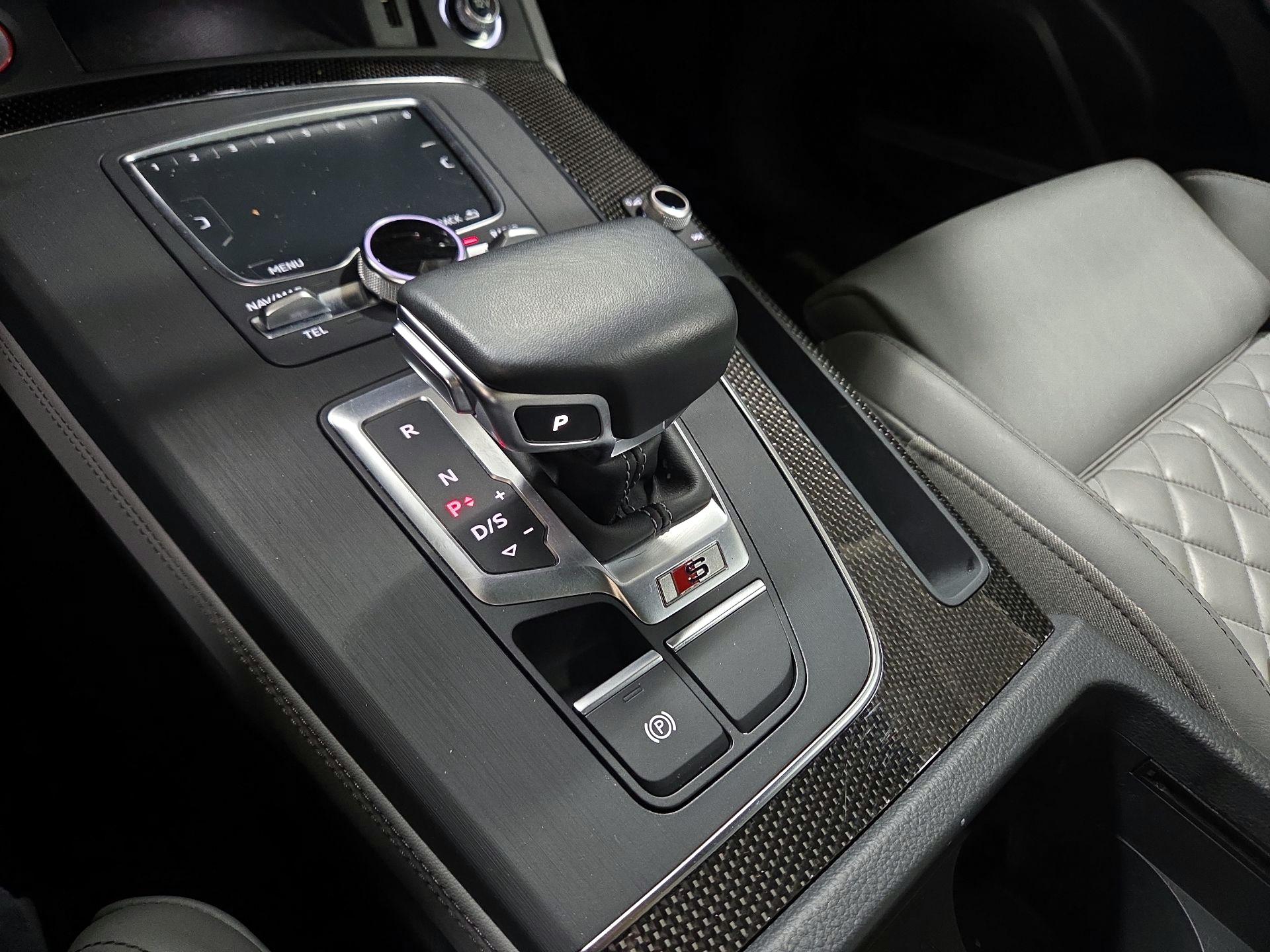 Thumbnail: 2019 Audi SQ5 - 18