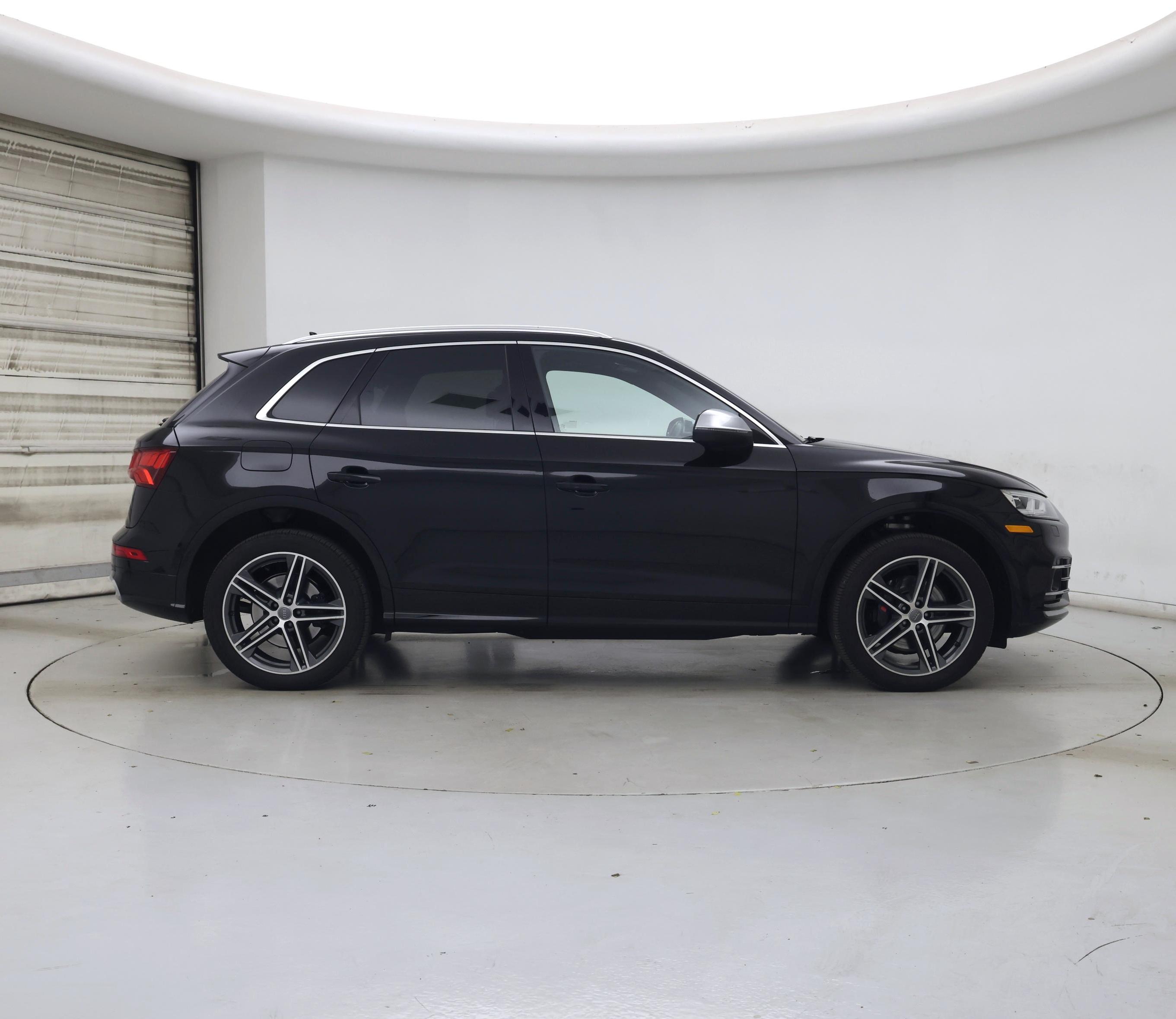 Thumbnail: 2019 Audi SQ5 - 7