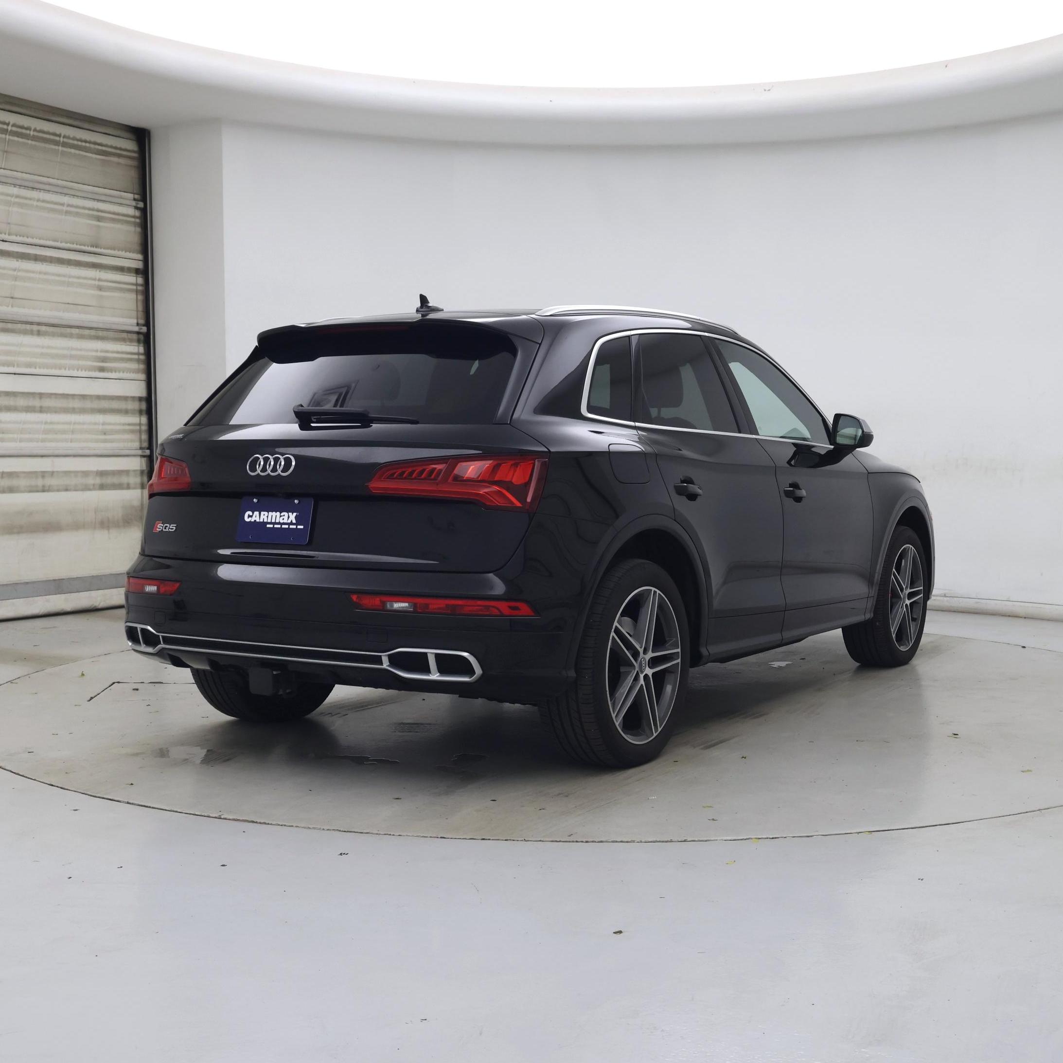 Thumbnail: 2019 Audi SQ5 - 8
