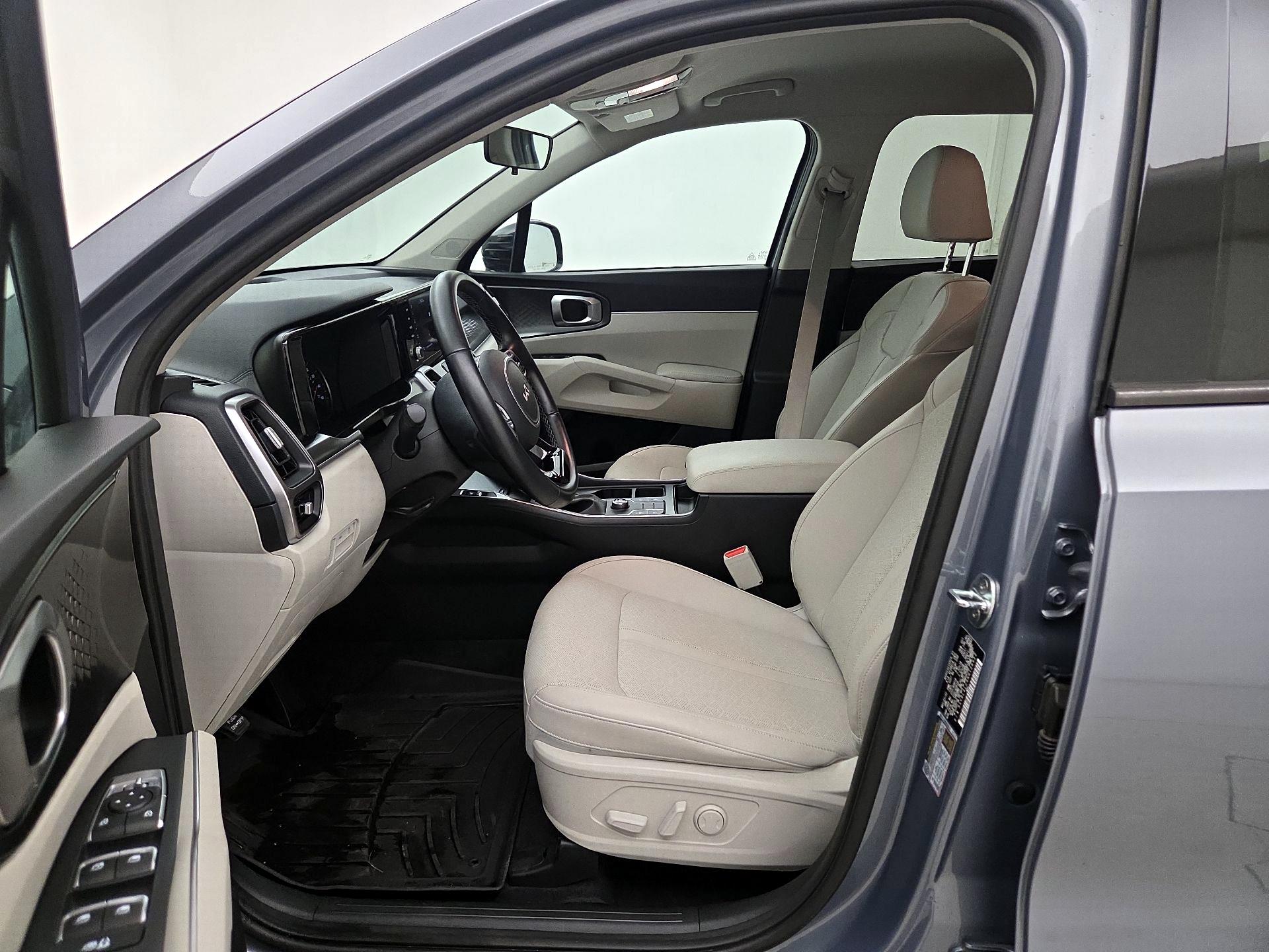 Thumbnail: 2022 Kia Sorento - 11