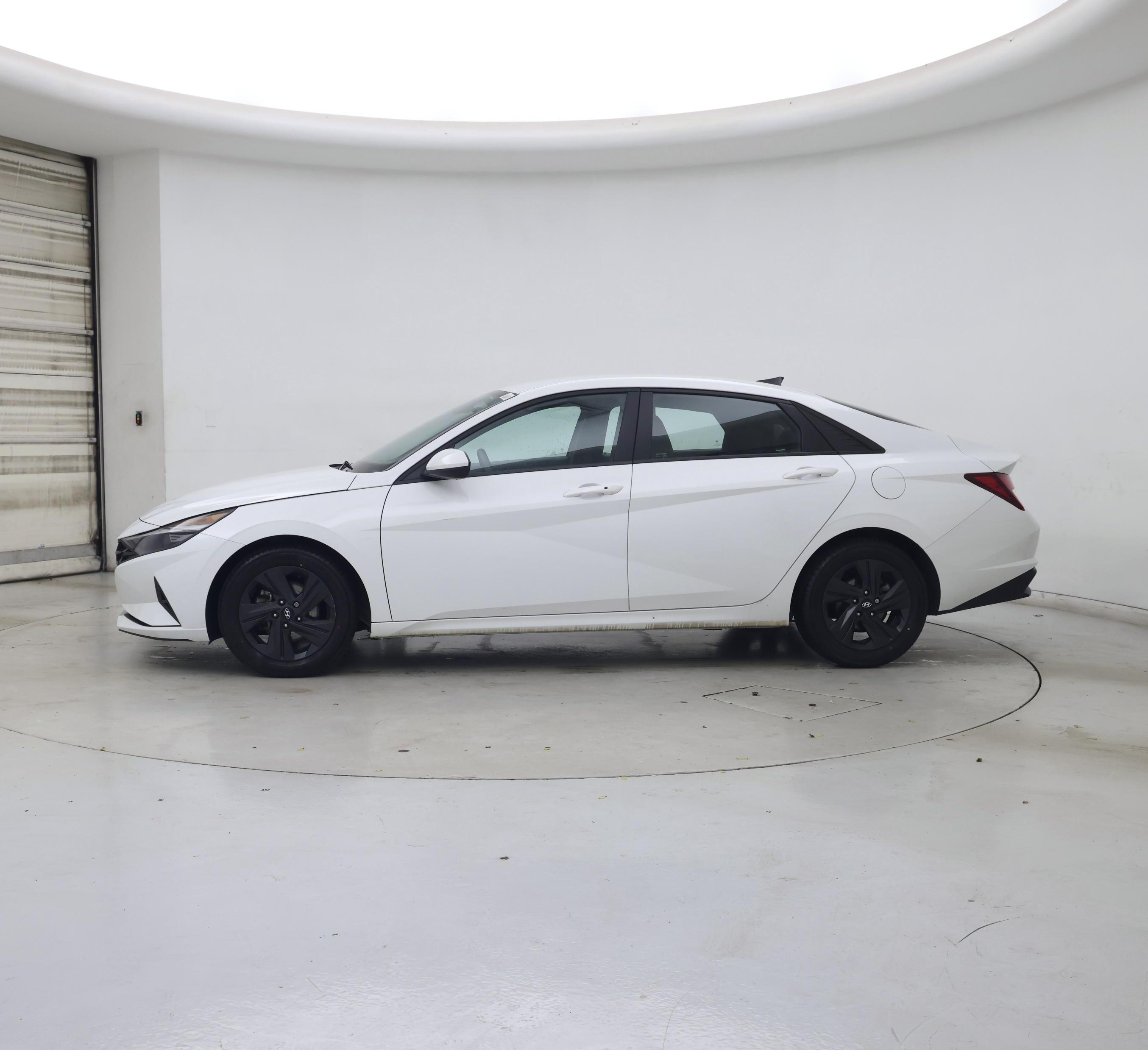 Thumbnail: 2023 Hyundai Elantra - 3