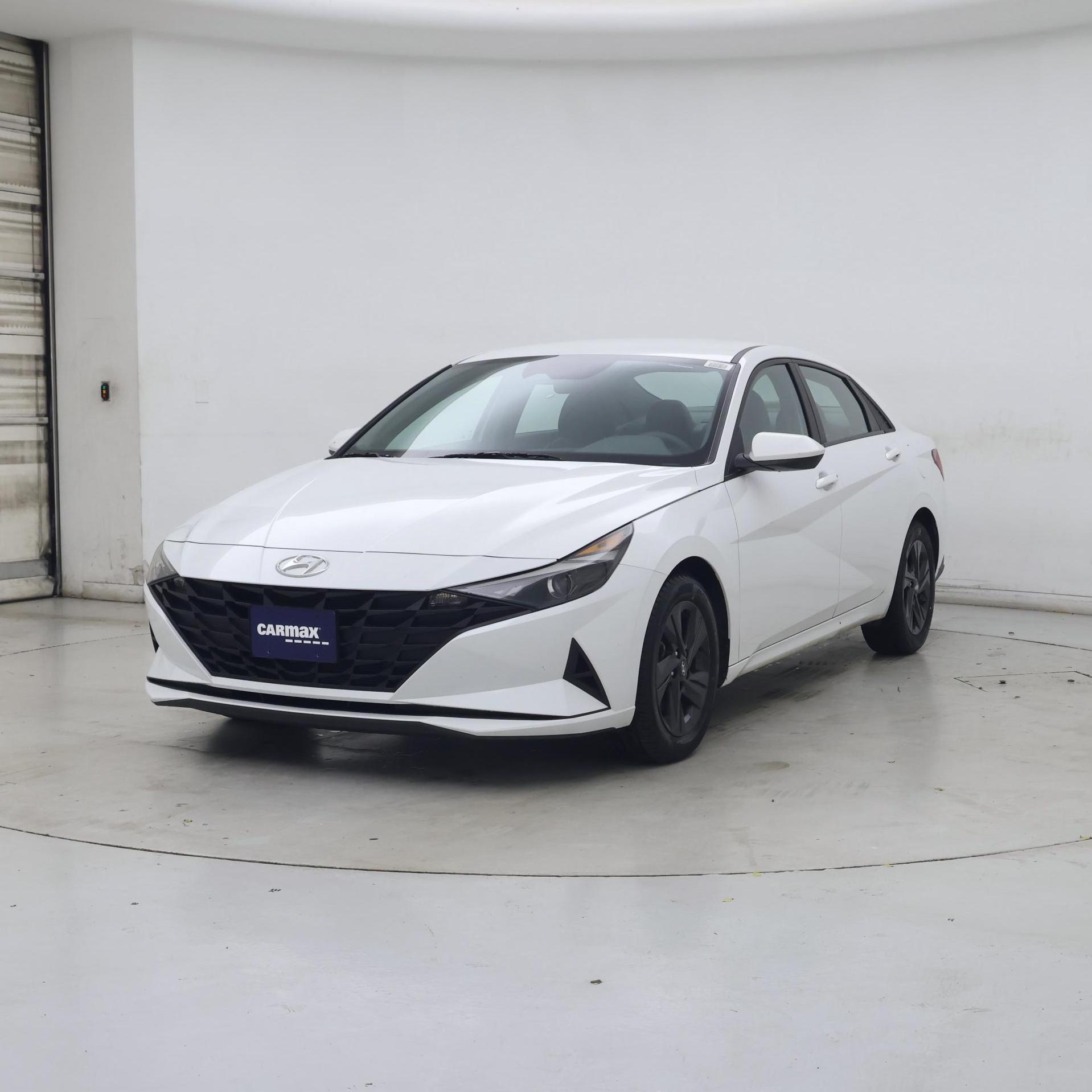 Thumbnail: 2023 Hyundai Elantra - 4