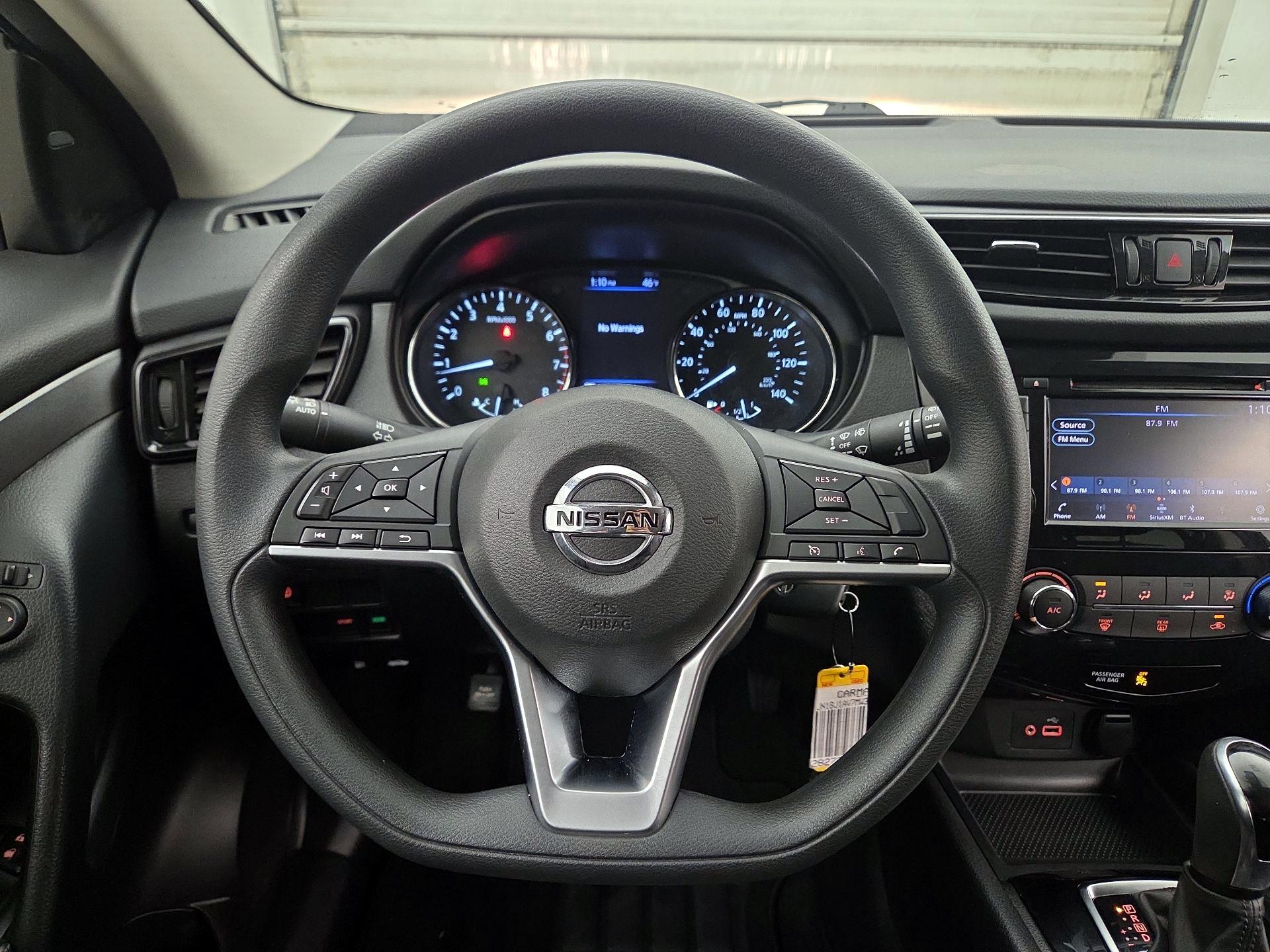 Thumbnail: 2021 Nissan Rogue Sport - 10