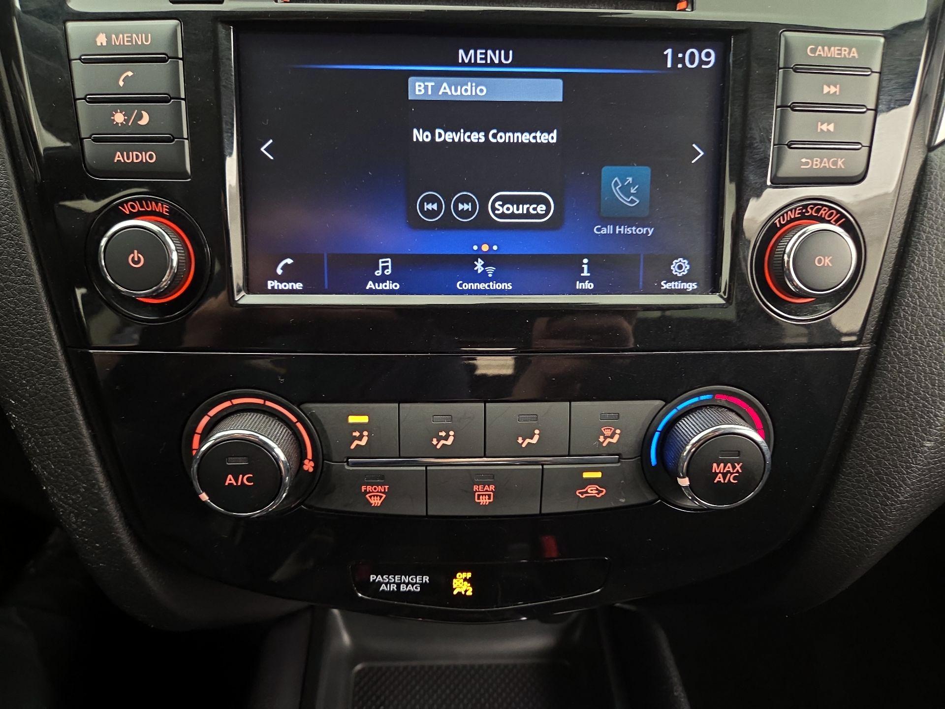 Thumbnail: 2021 Nissan Rogue Sport - 16
