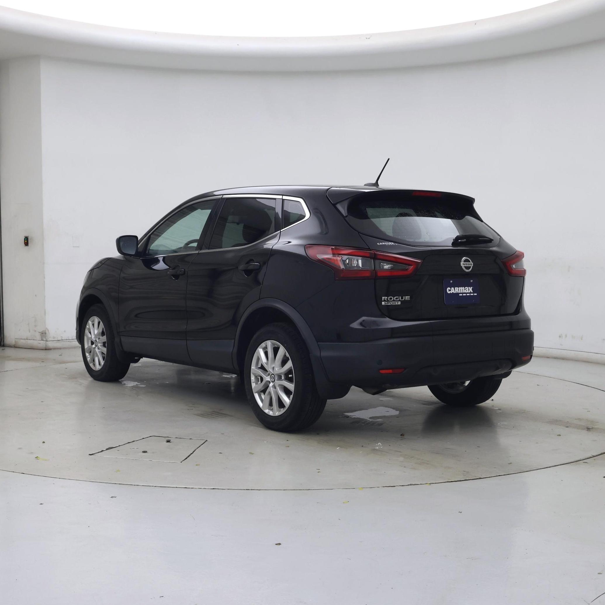 Thumbnail: 2021 Nissan Rogue Sport - 2