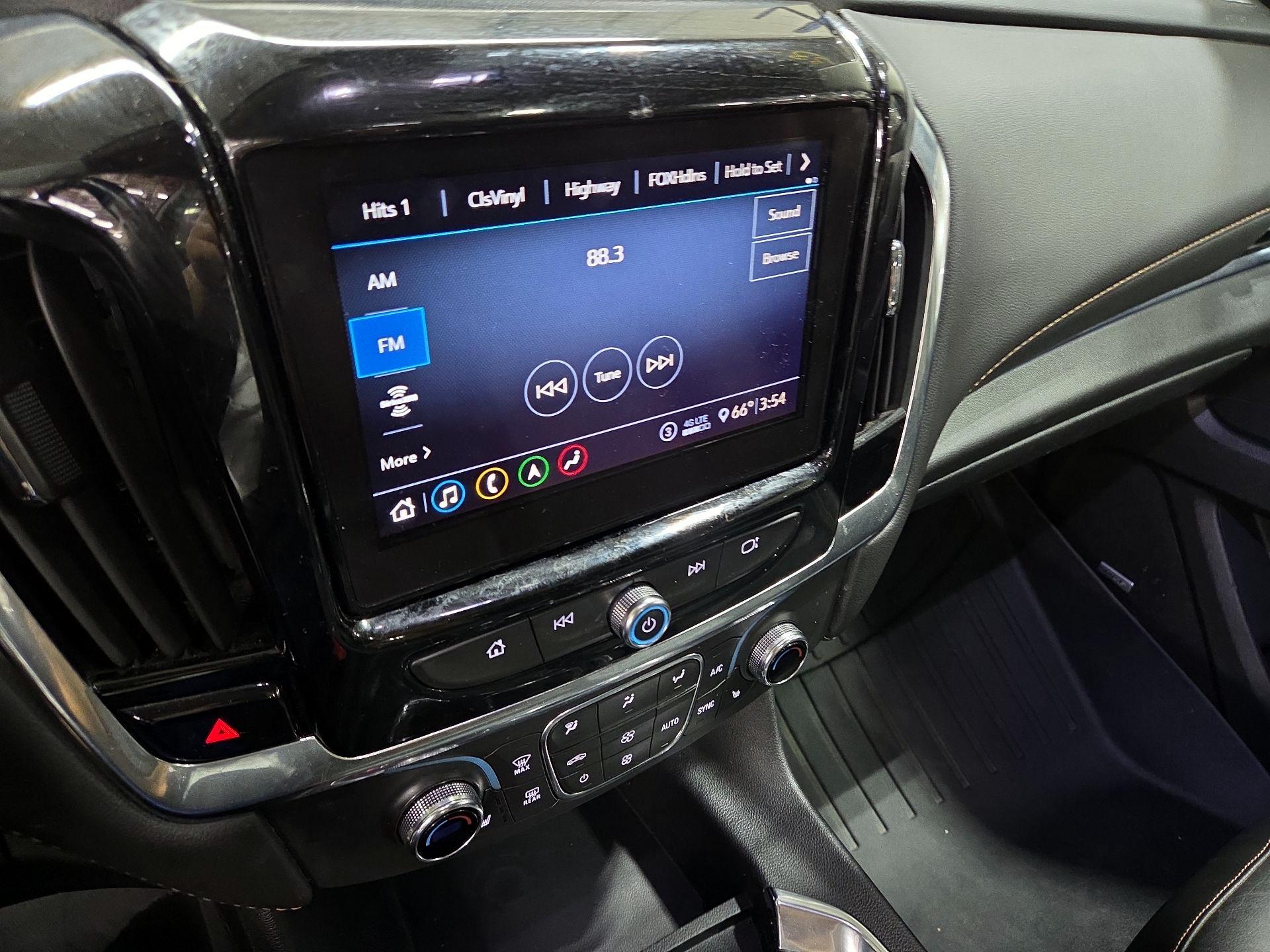 Thumbnail: 2021 Chevrolet Traverse - 16