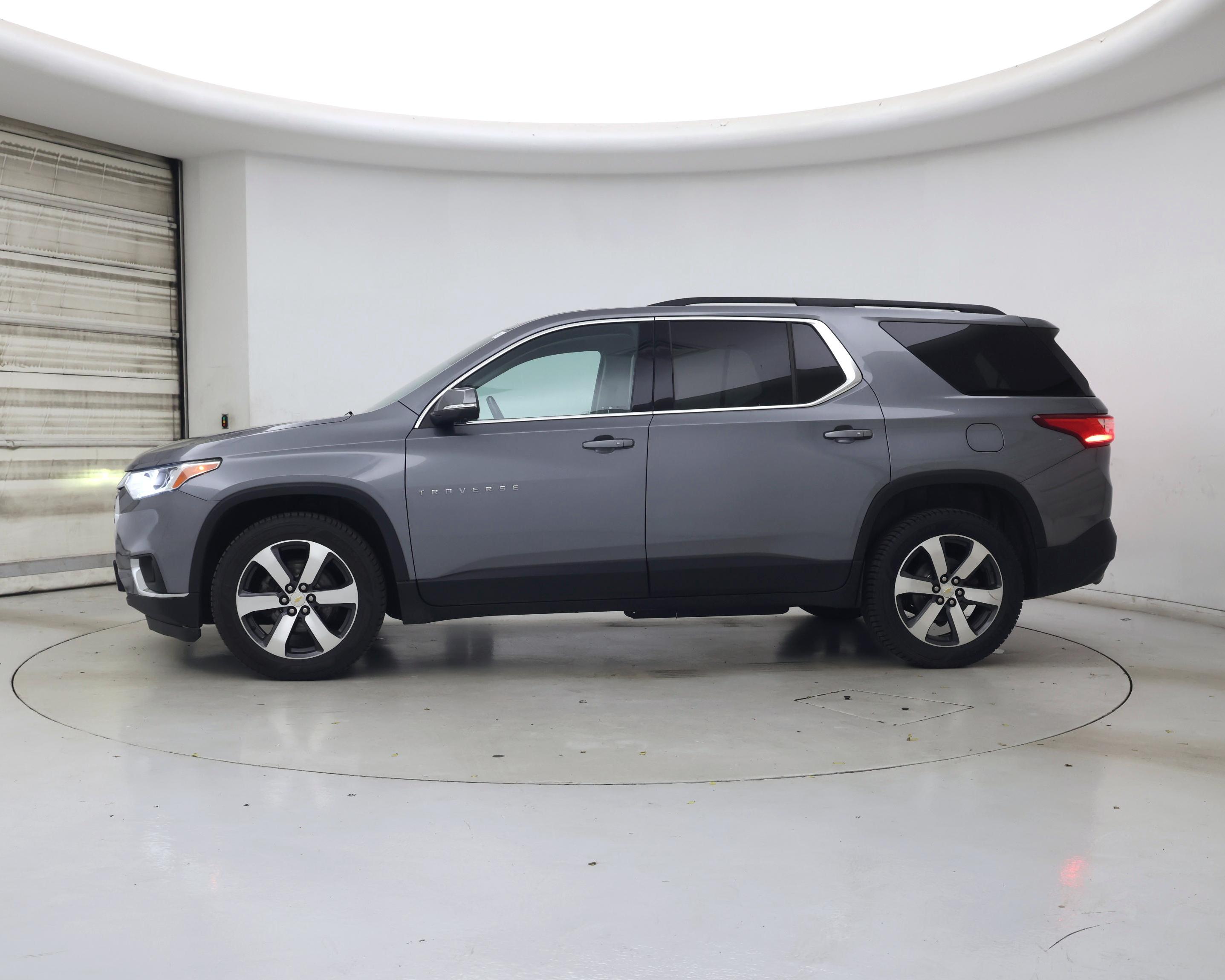 Thumbnail: 2021 Chevrolet Traverse - 3