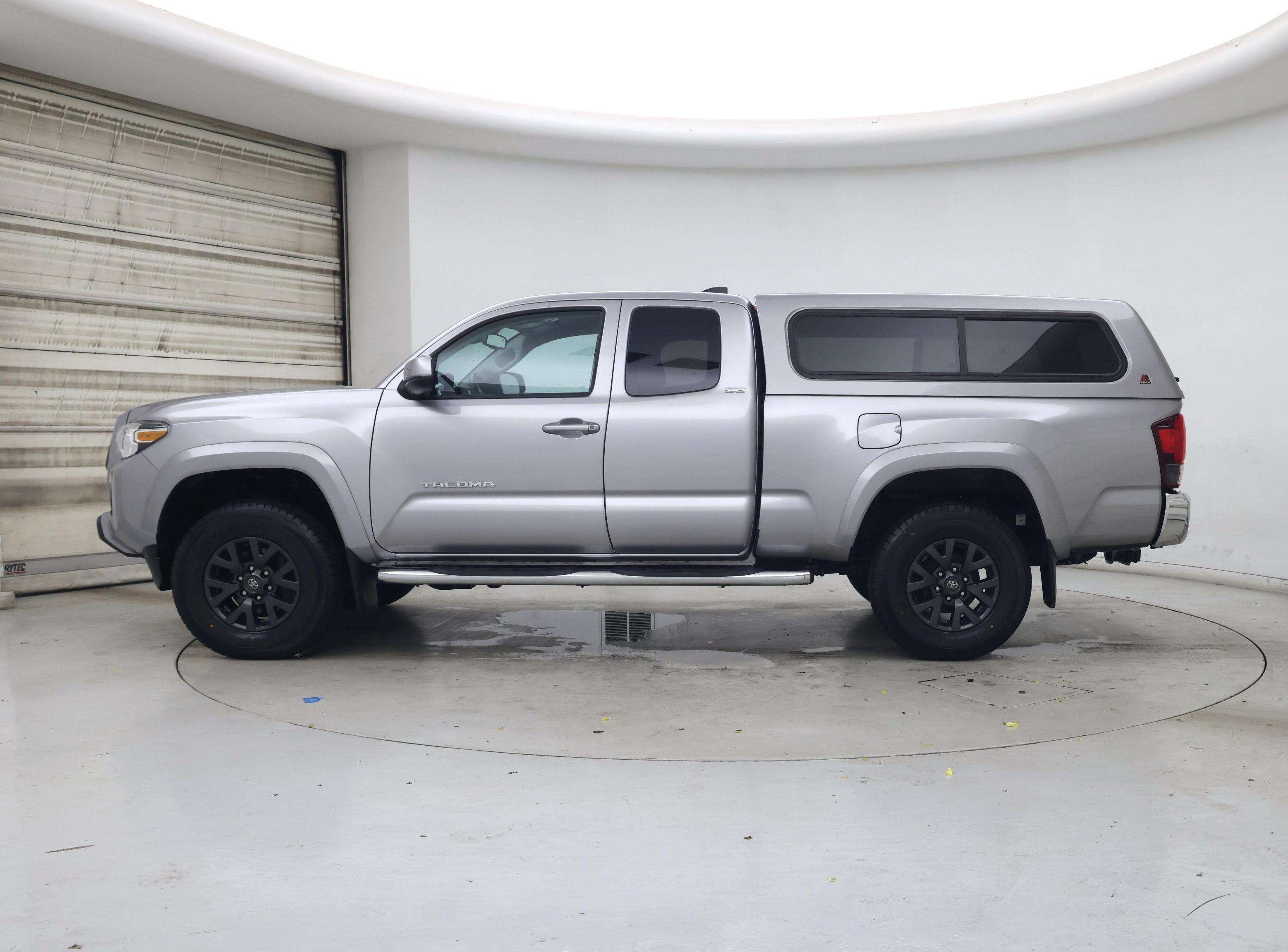 Thumbnail: 2020 Toyota Tacoma - 3