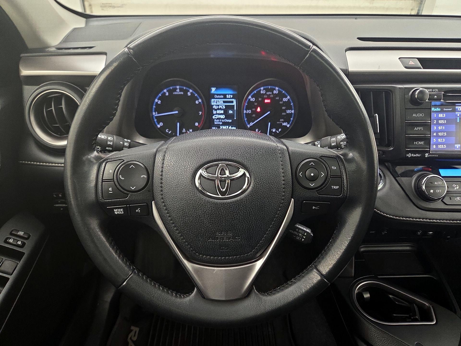 Thumbnail: 2018 Toyota RAV4 - 10