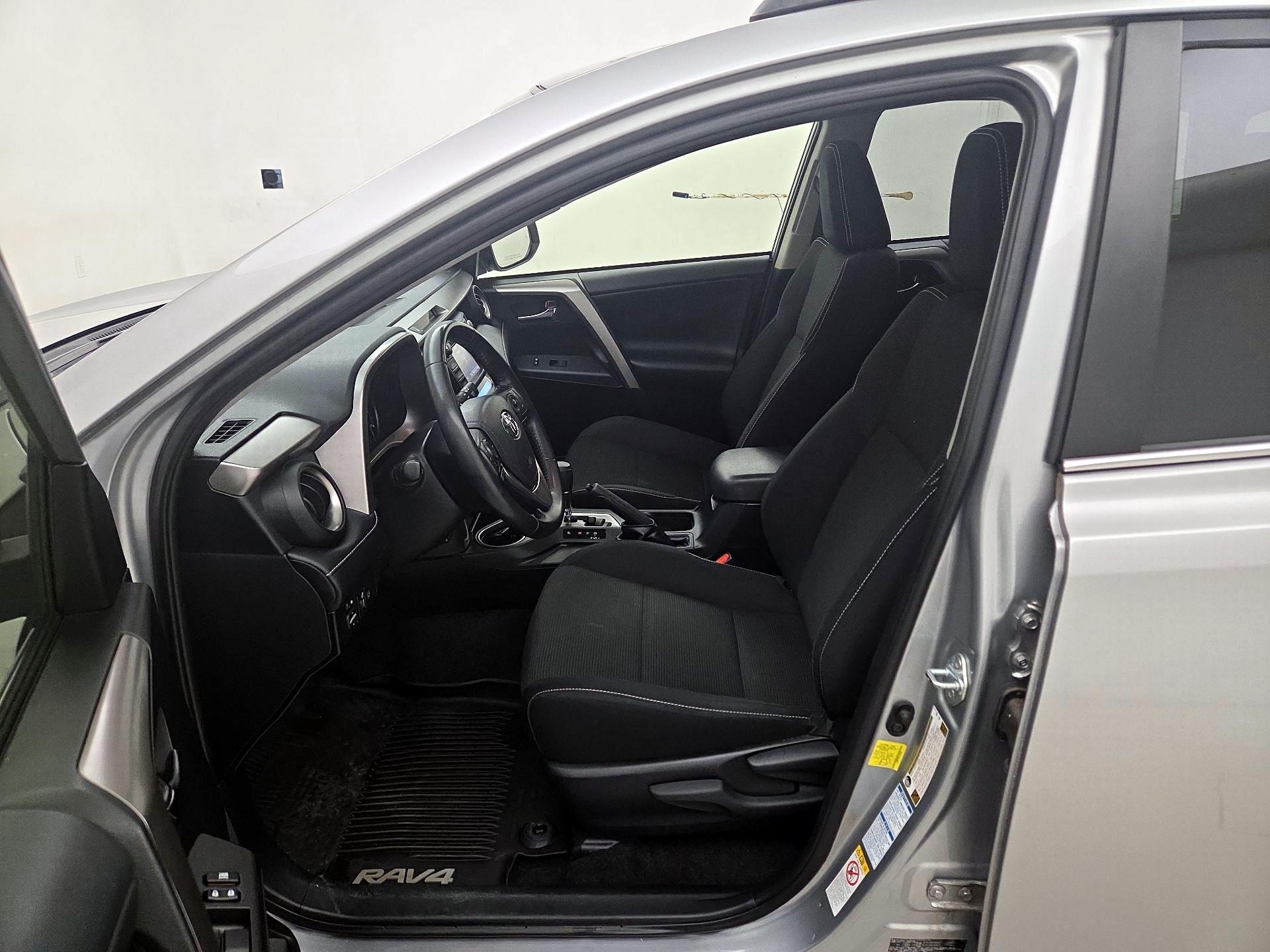 Thumbnail: 2018 Toyota RAV4 - 11