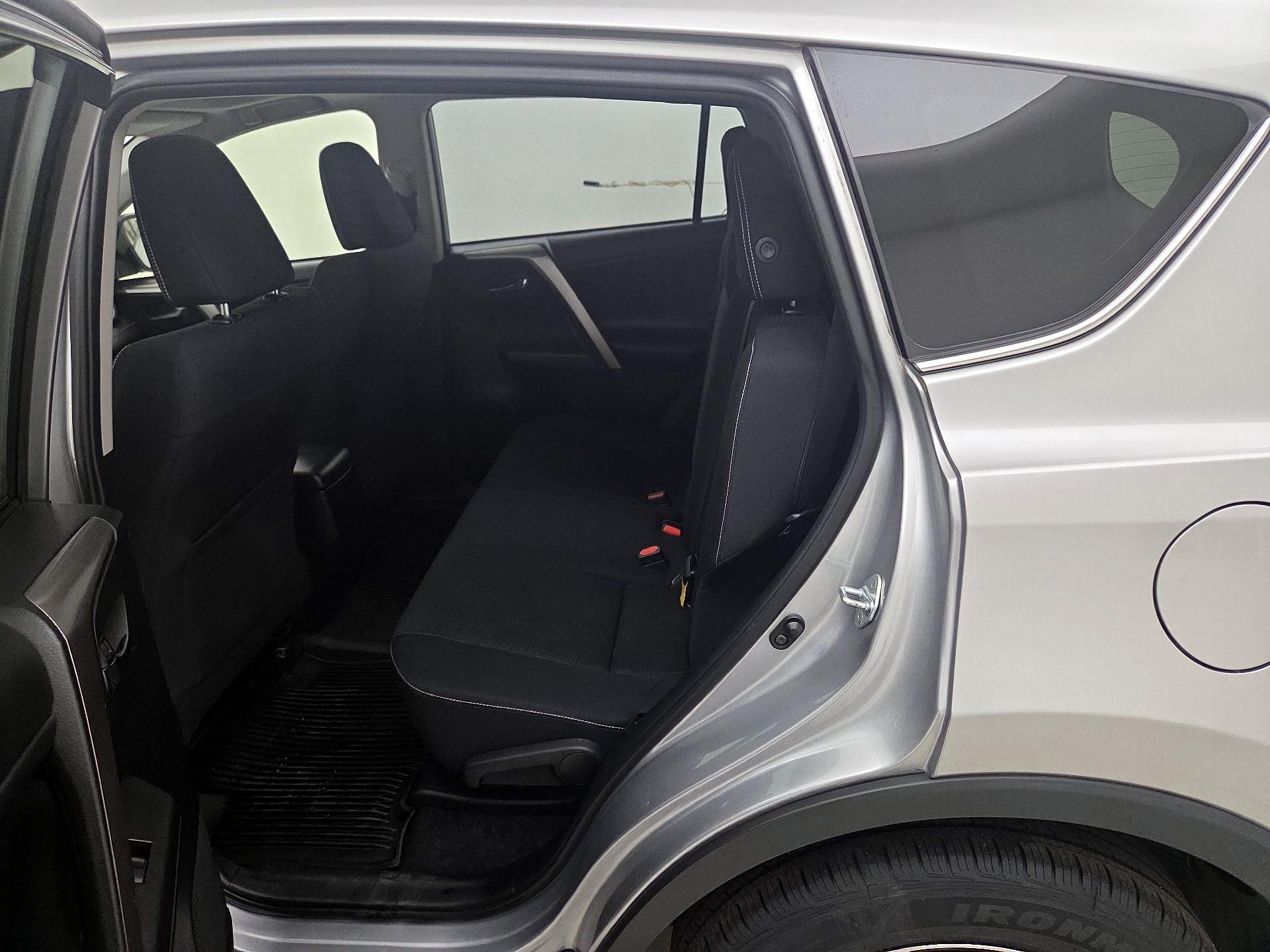 Thumbnail: 2018 Toyota RAV4 - 20