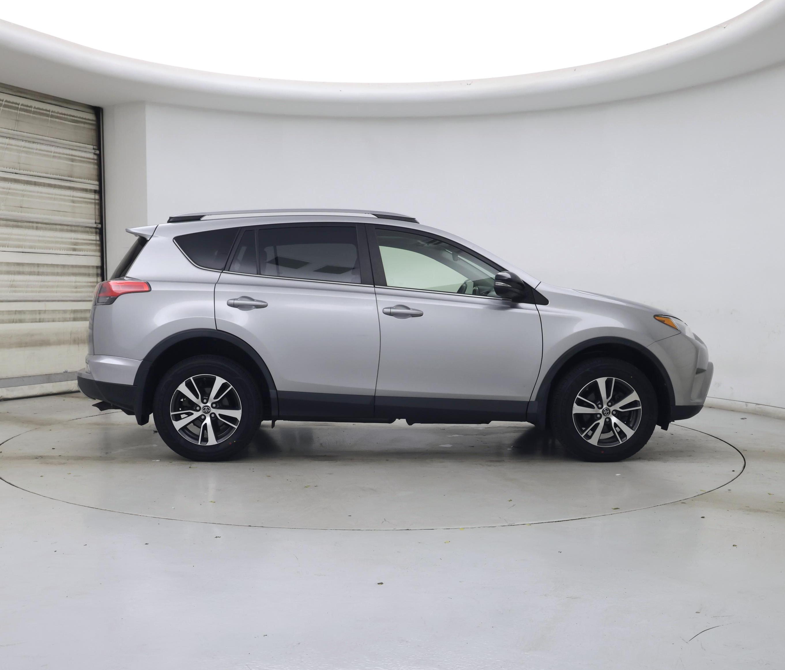 Thumbnail: 2018 Toyota RAV4 - 7